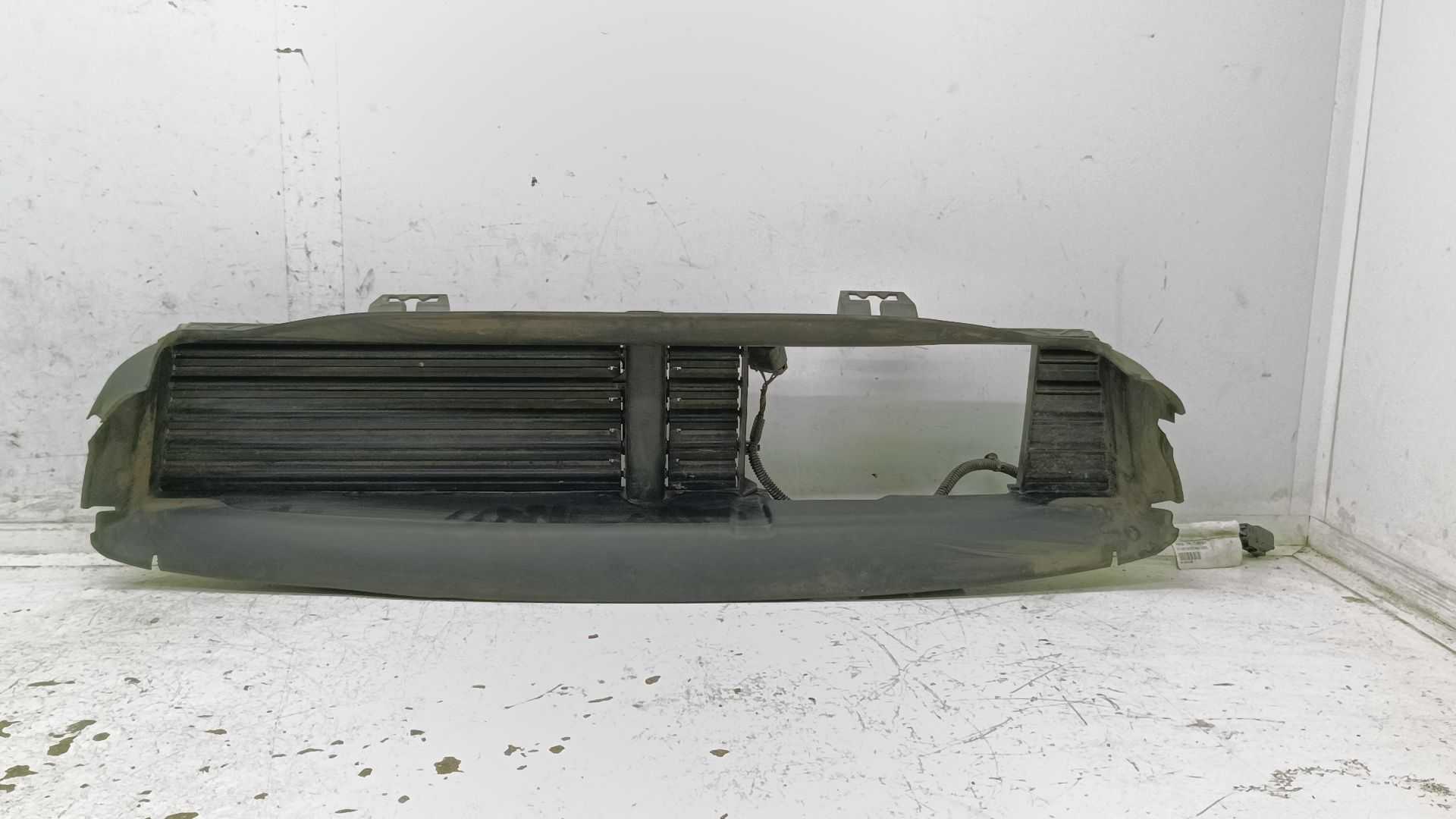 Recambio de deflector de radiador para volvo v60 kombi plug-in hybrid awd referencia OEM IAM D31323188001  