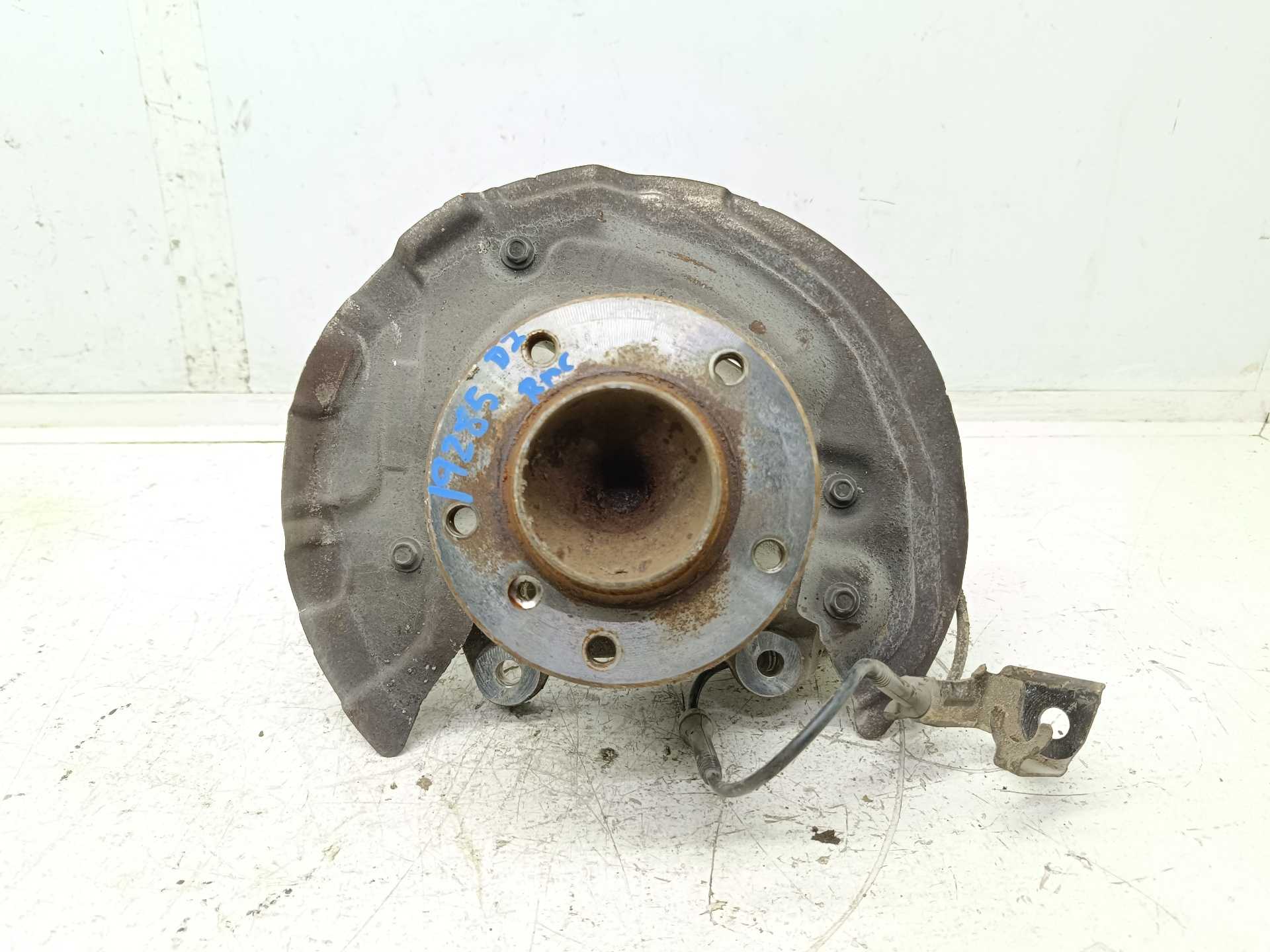 Recambio de mangueta delantera izquierda para bmw serie 1 berlina (e81/e87) 118d referencia OEM IAM 676444303  