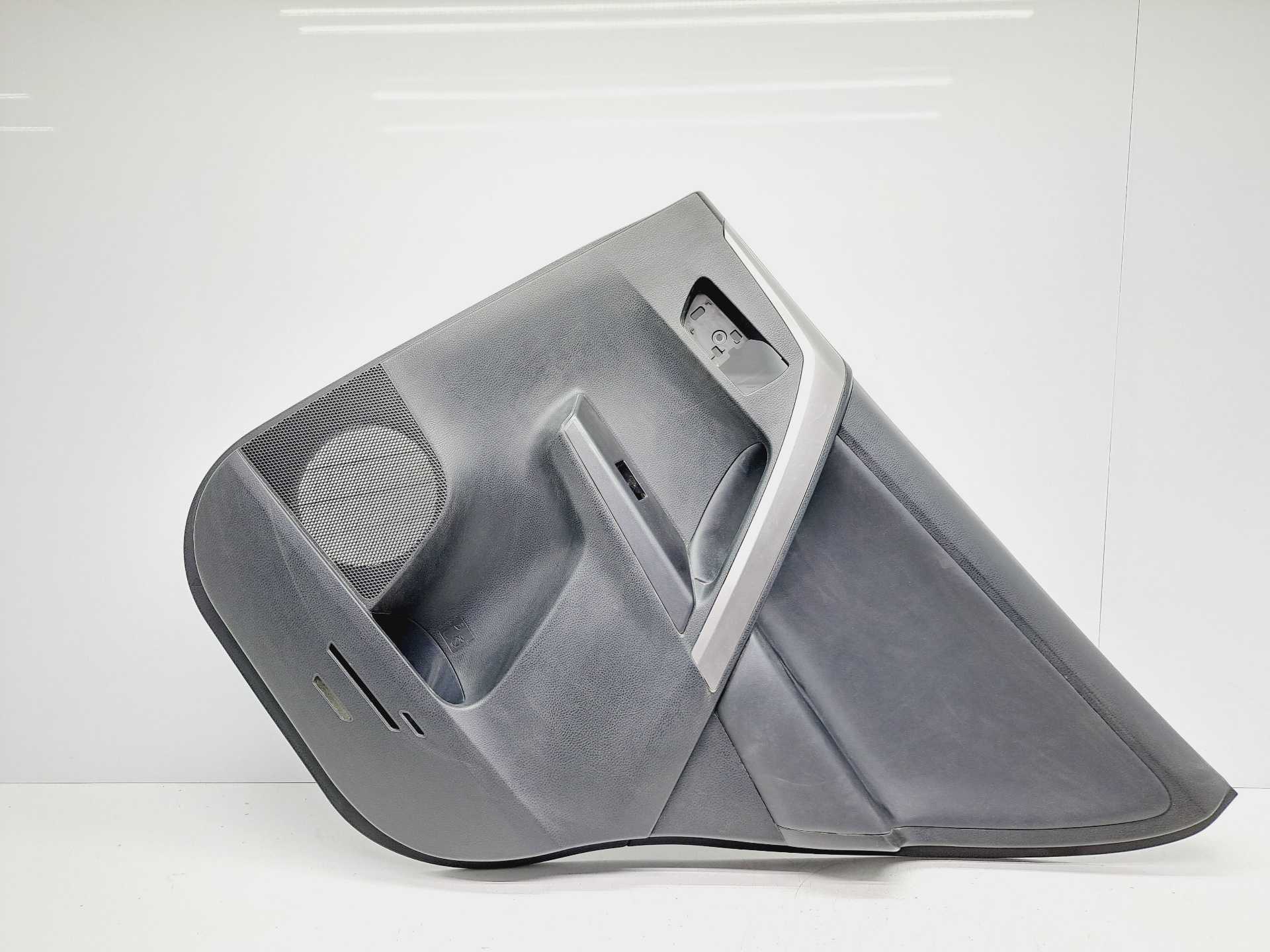 Recambio de guarnecido puerta trasera derecha para toyota rav 4 advance referencia OEM IAM 67613X1B12  