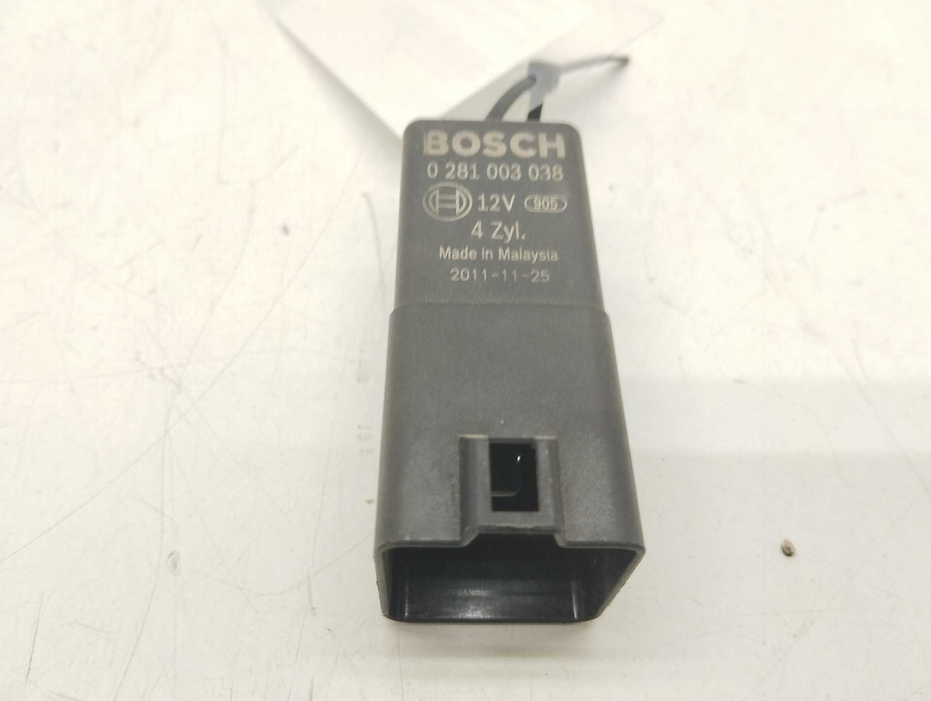Recambio de caja precalentamiento para volkswagen polo (6r1) 1.6 tdi referencia OEM IAM 0281003038 BOSCH 
