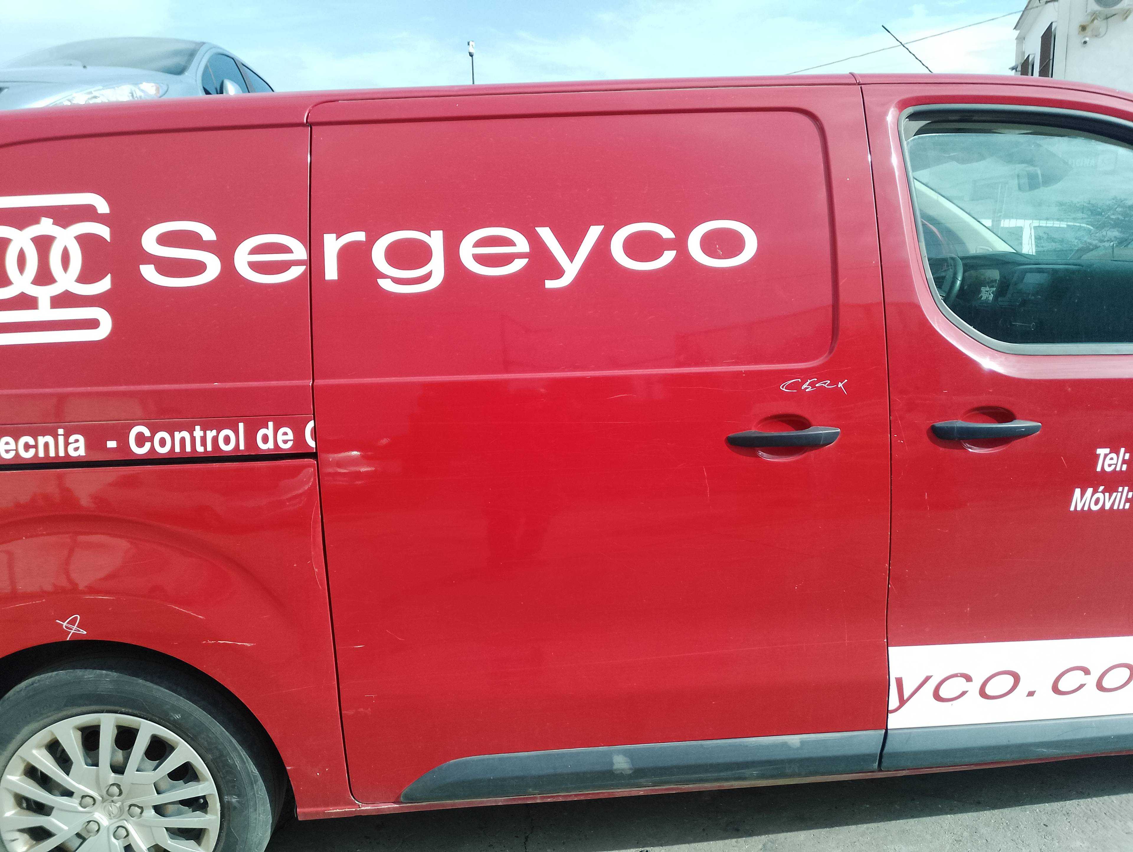 Recambio de puerta lateral corredera derecha para opel vivaro furgón l express referencia OEM IAM   