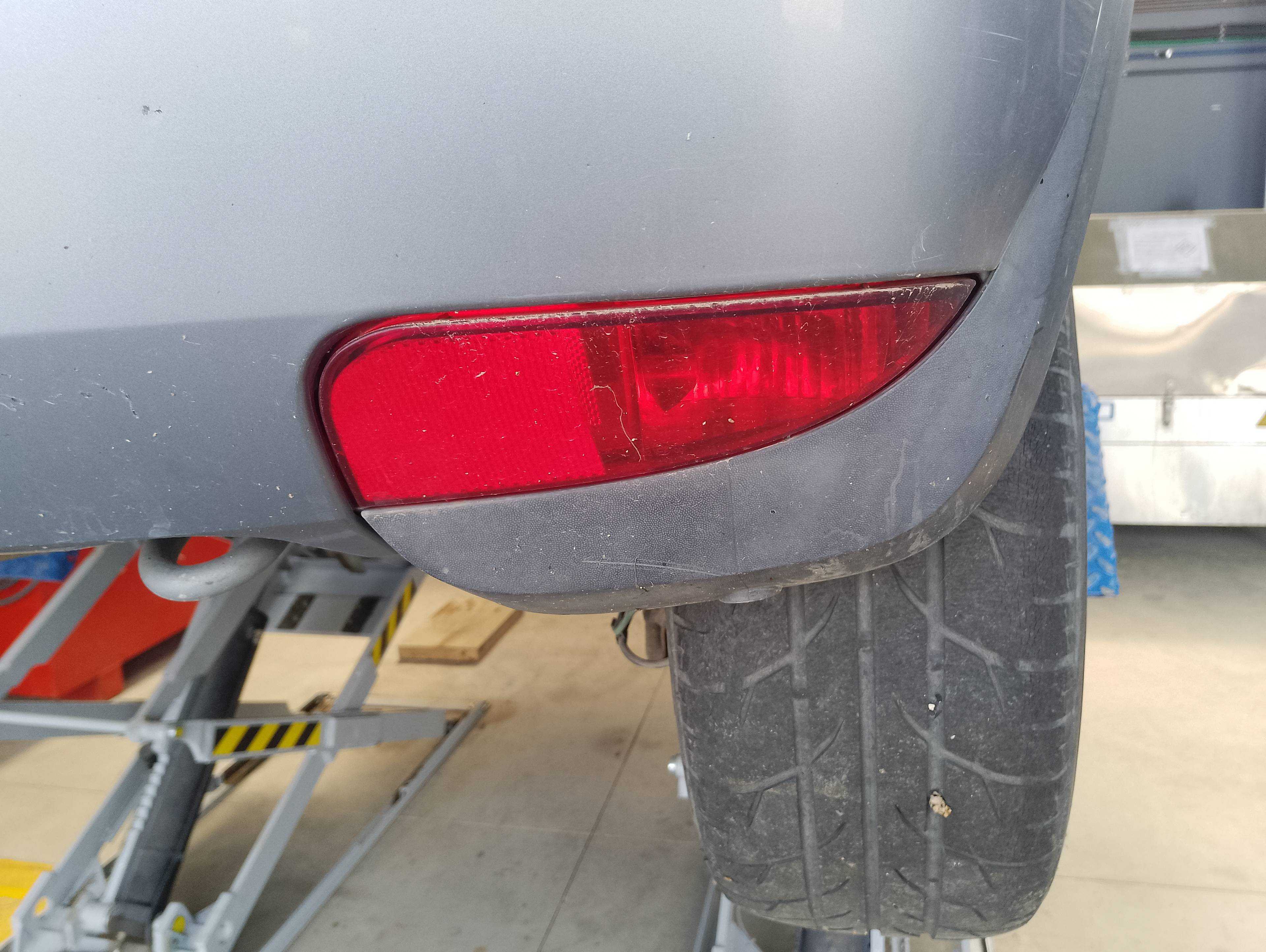 Recambio de faro antiniebla trasero derecho para opel corsa c blue line referencia OEM IAM   