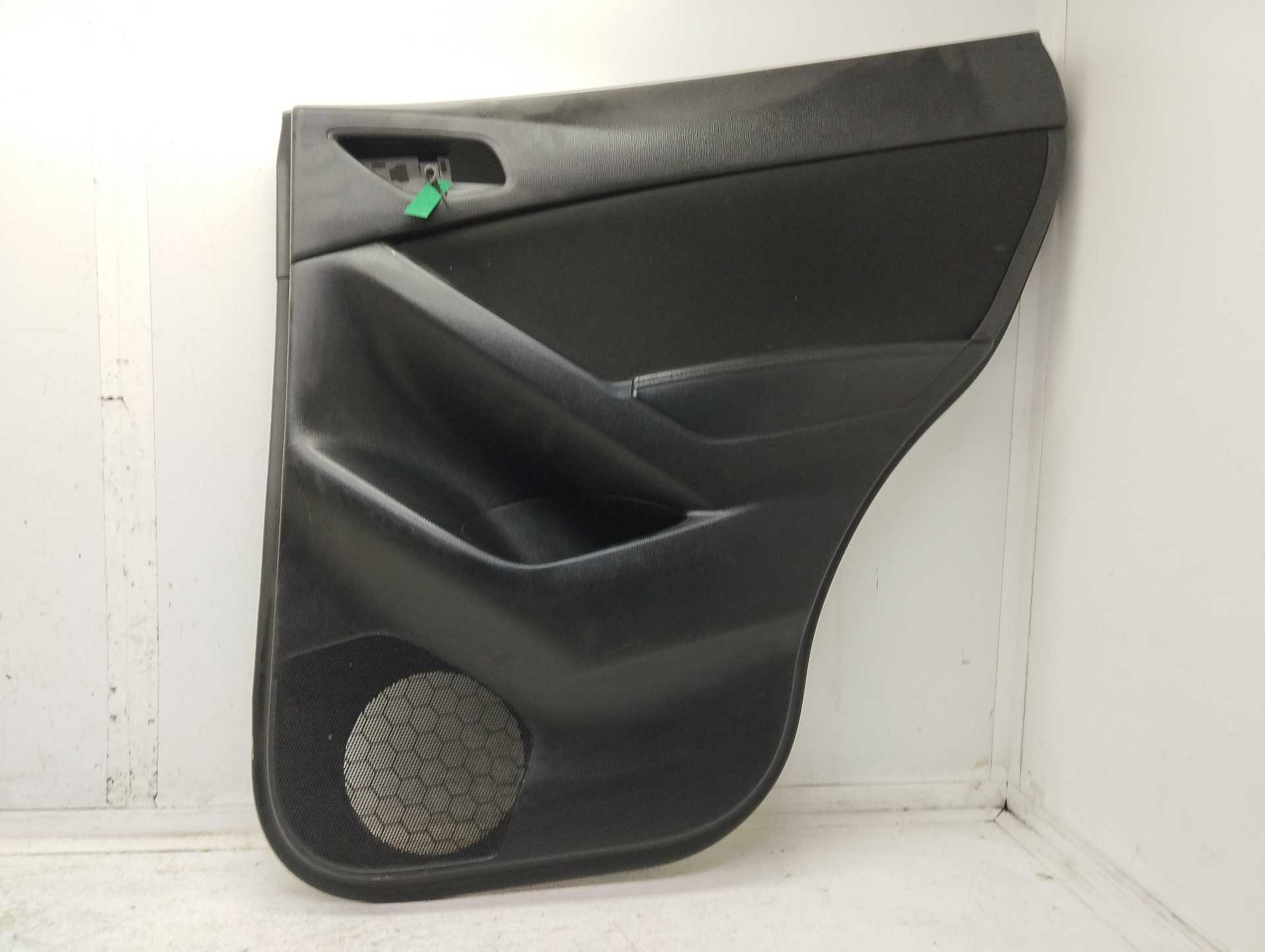 Recambio de guarnecido puerta trasera derecha para mazda cx-5 center-line 2wd referencia OEM IAM KD45685CI  