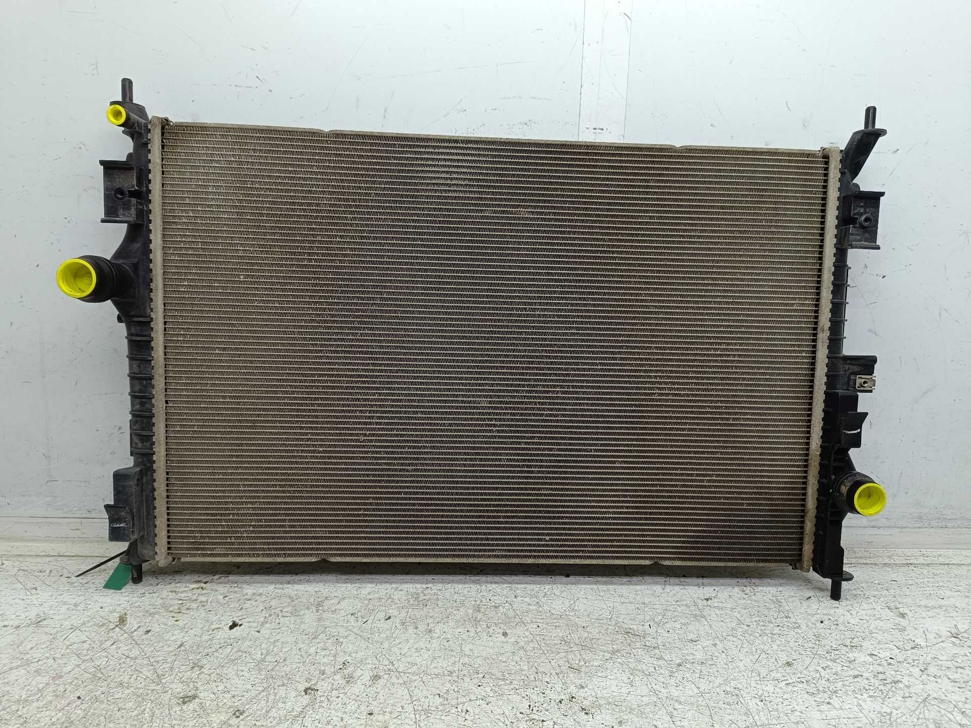 Recambio de radiador agua para opel vivaro furgón l express referencia OEM IAM 9675747980  