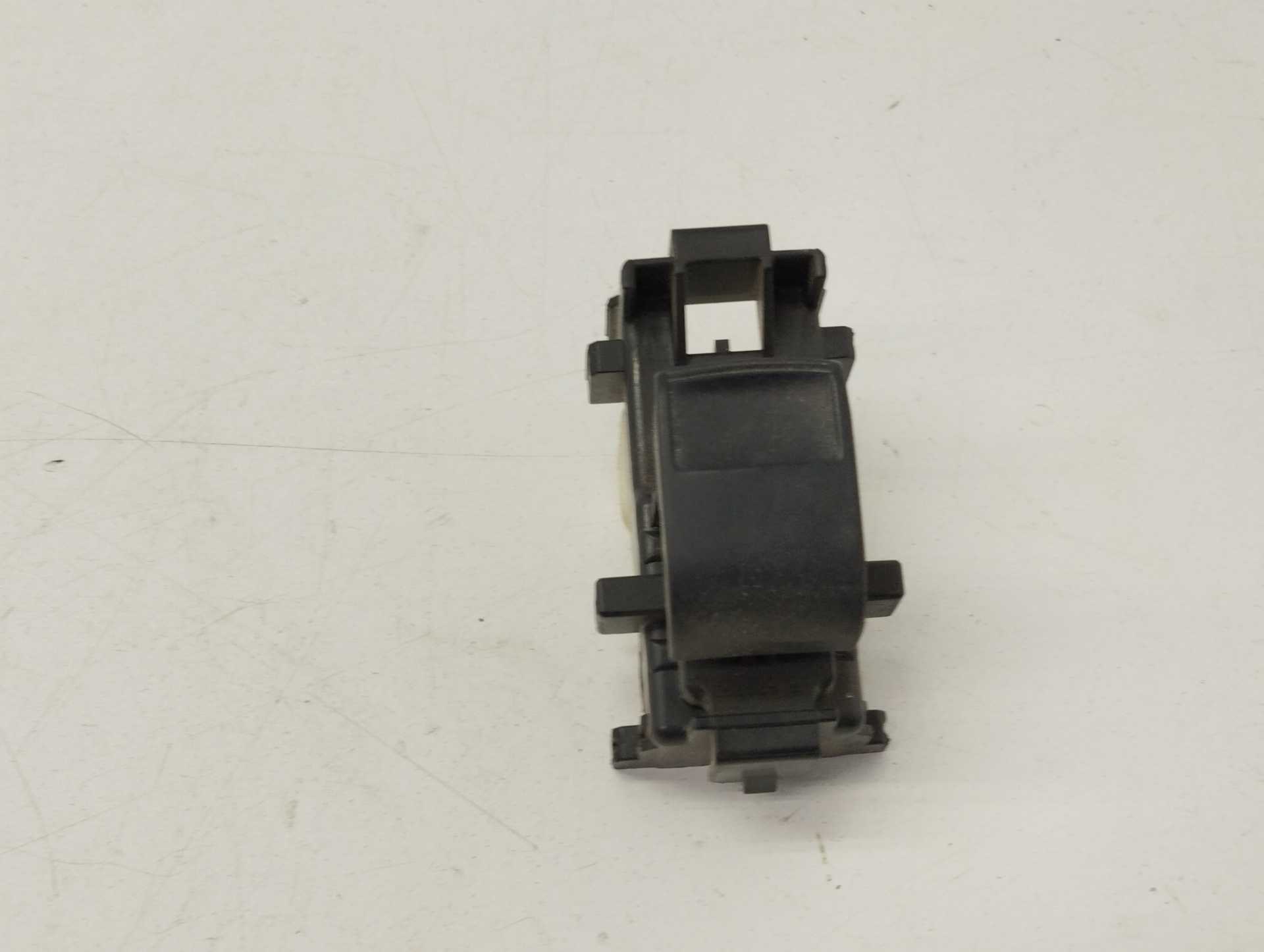 Recambio de mando elevalunas trasero derecho para toyota rav 4 advance referencia OEM IAM   