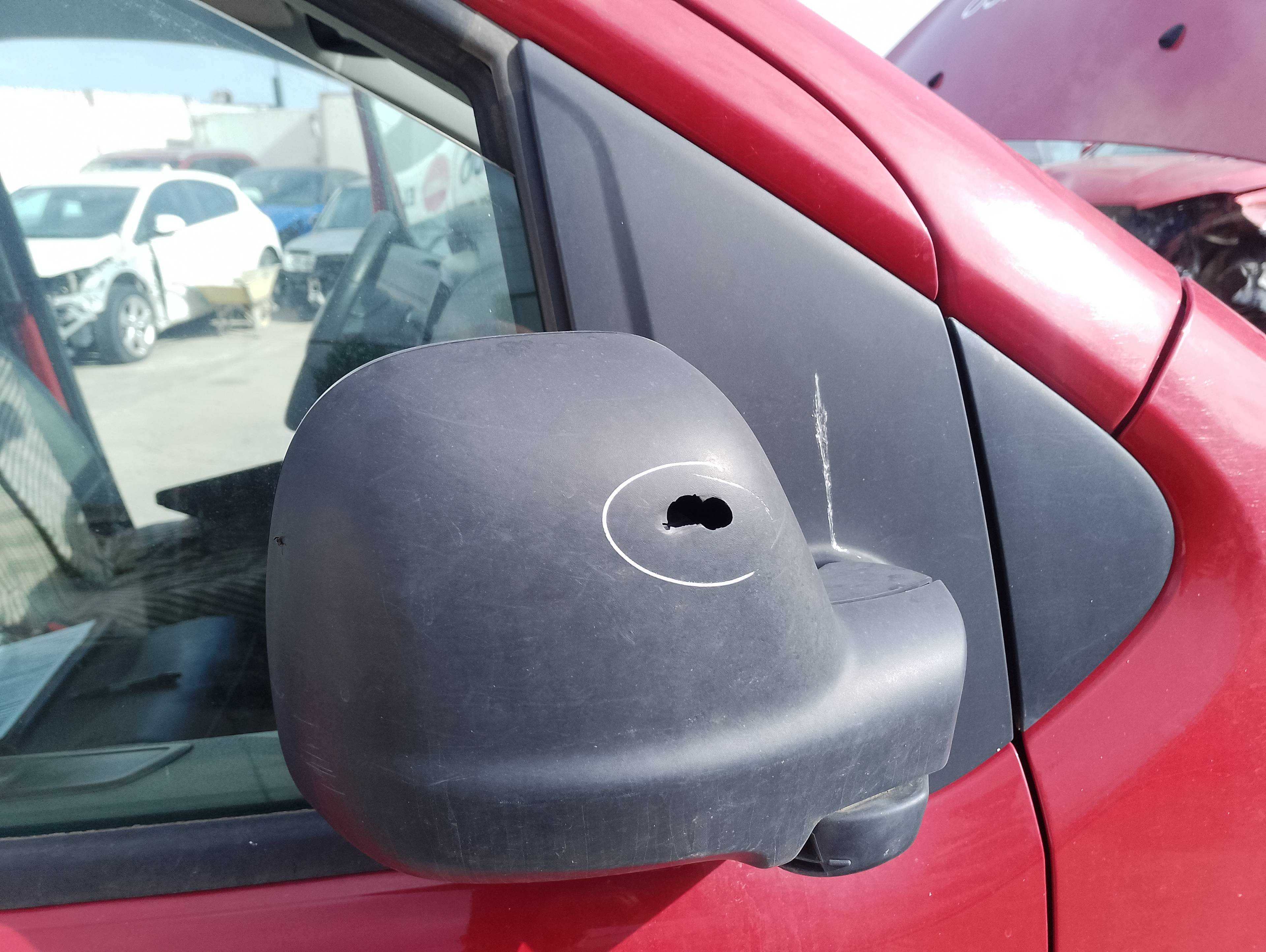 Recambio de retrovisor derecho para opel vivaro furgón l express referencia OEM IAM 98155882XT  