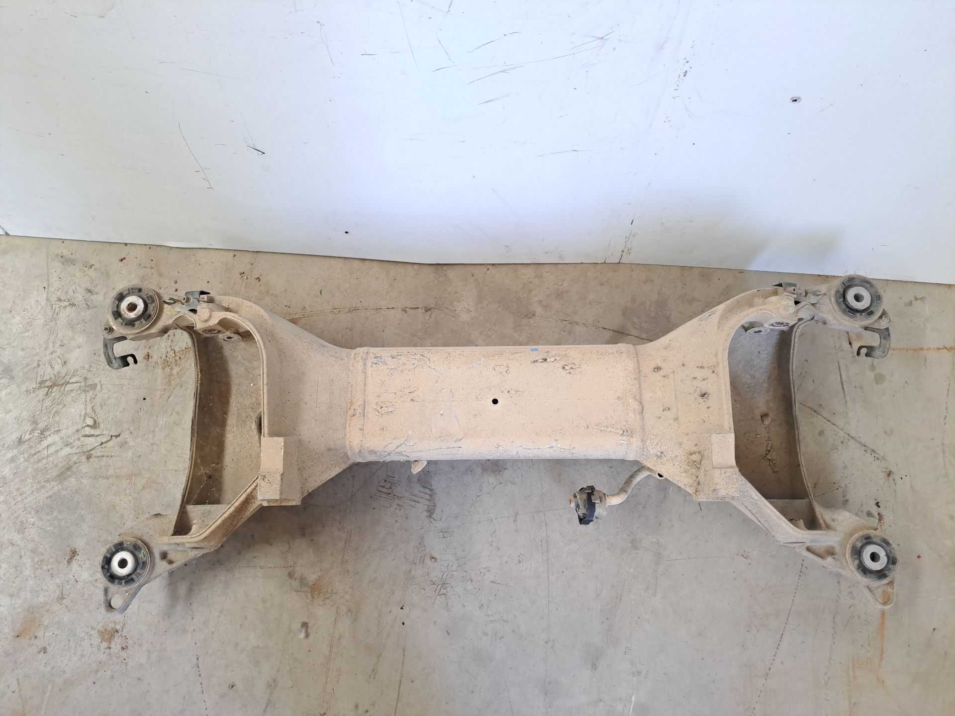 Recambio de puente trasero para peugeot 407 sr sport referencia OEM IAM 9640718610  