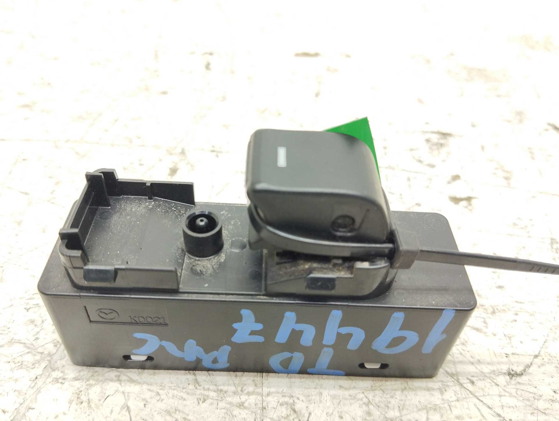 Recambio de mando elevalunas trasero derecho para mazda cx-5 center-line 2wd referencia OEM IAM K0021  