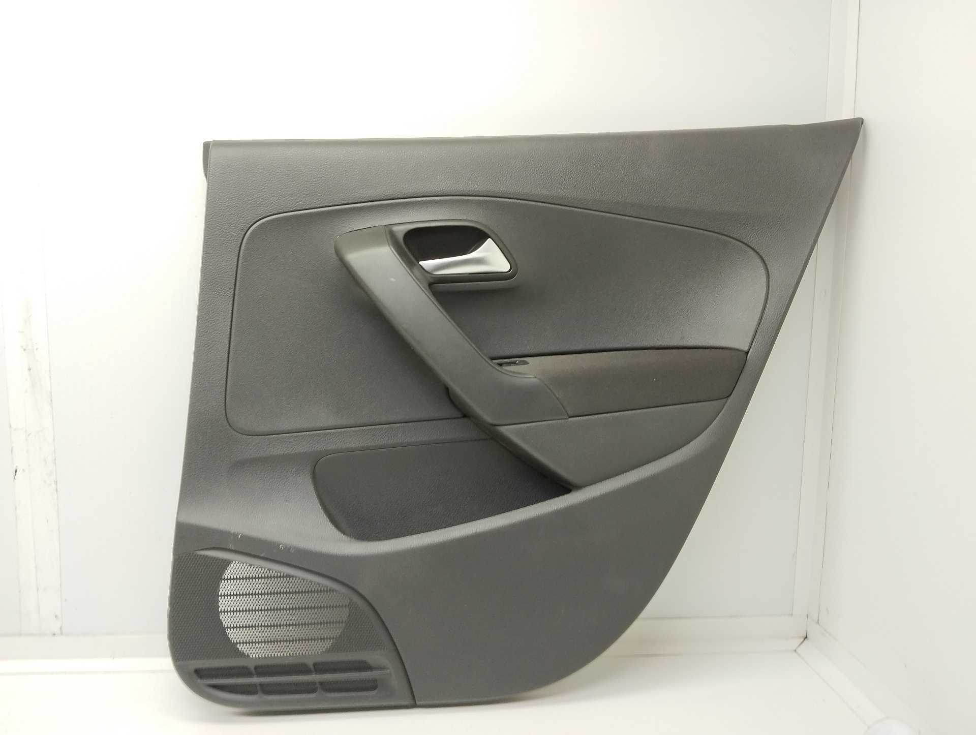 Recambio de guarnecido puerta trasera derecha para volkswagen polo (6r1) 1.6 tdi referencia OEM IAM 6R6867212 156040011 