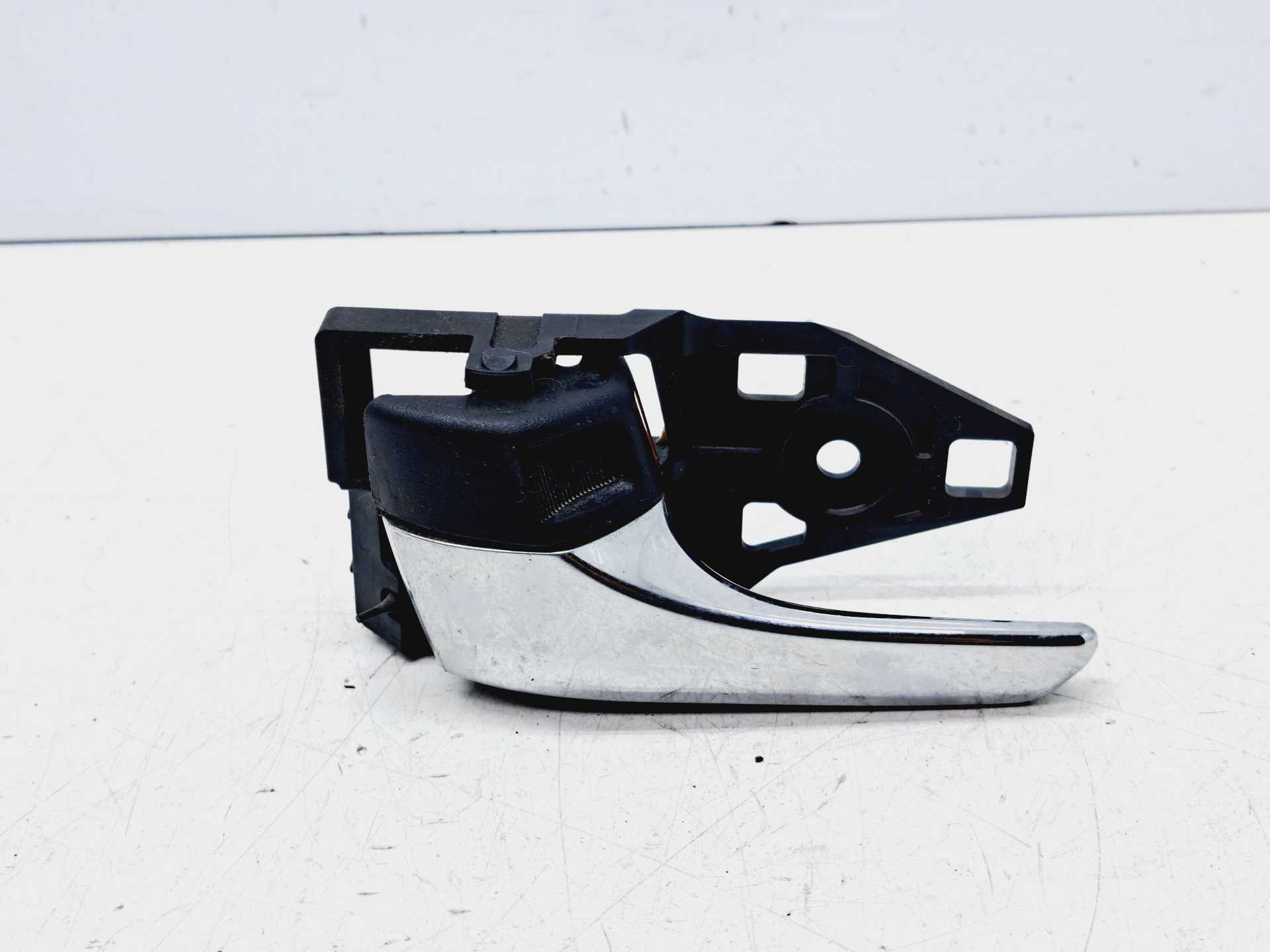 Recambio de maneta interior delantera izquierda para toyota rav 4 advance referencia OEM IAM   