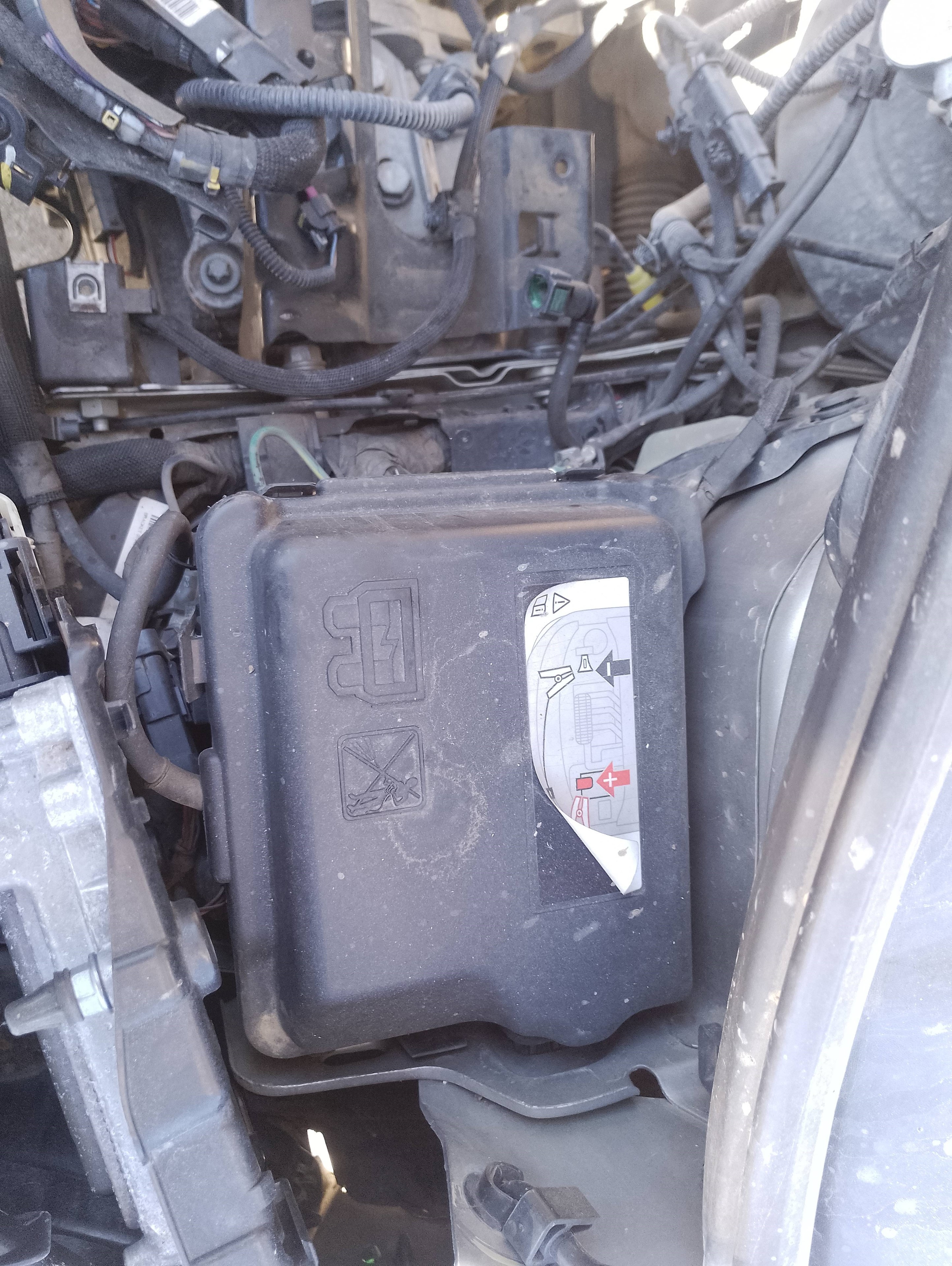 Recambio de caja reles / fusibles para citroën c3 c-series referencia OEM IAM   