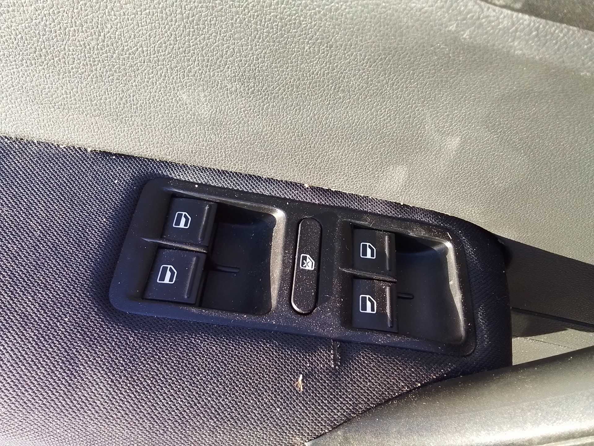 Recambio de mando elevalunas delantero izquierdo para volkswagen polo (6r1) 1.6 tdi referencia OEM IAM 1K4959857B  