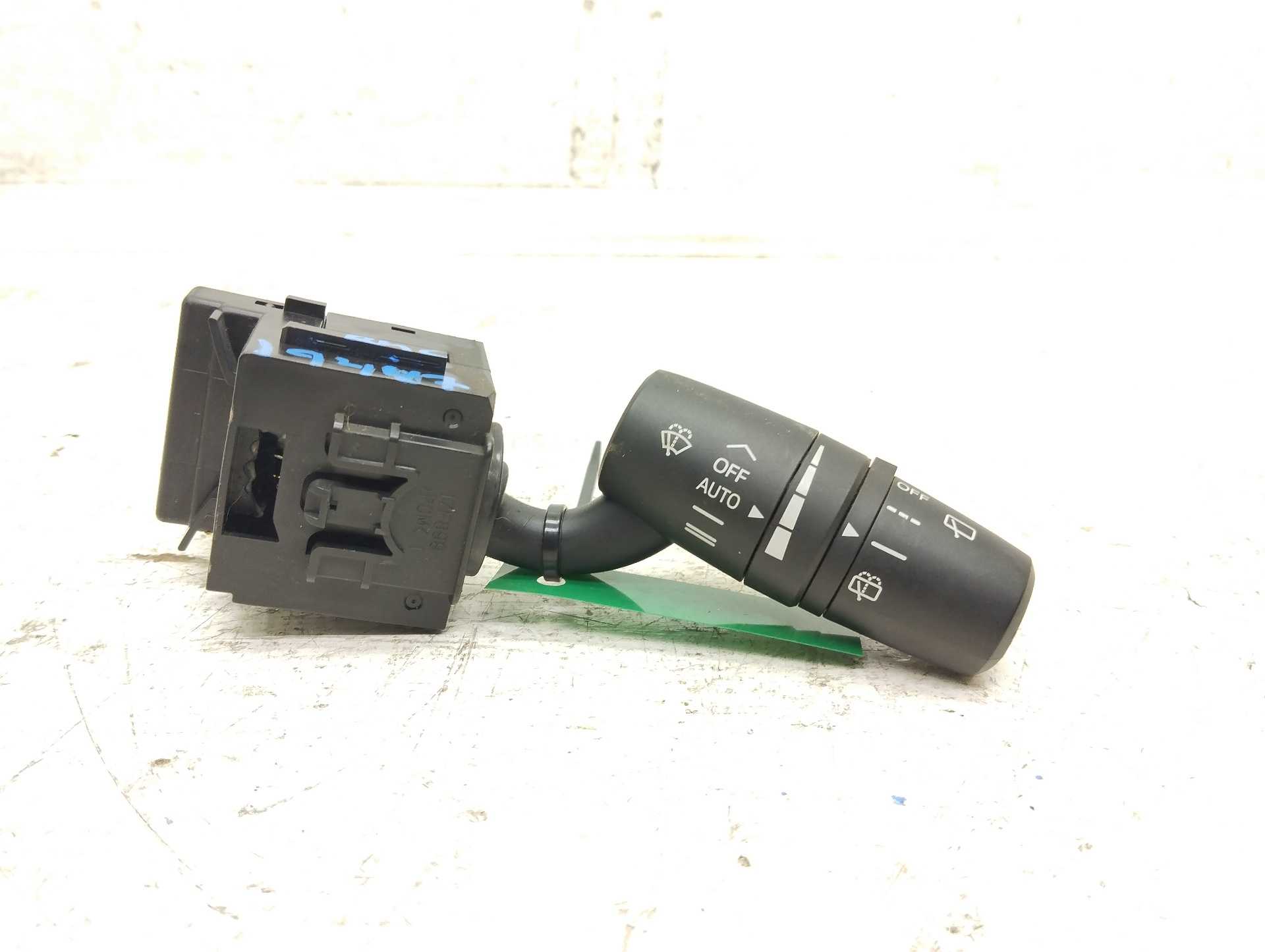 Recambio de mando limpia para mazda cx-5 center-line 2wd referencia OEM IAM 17F899  