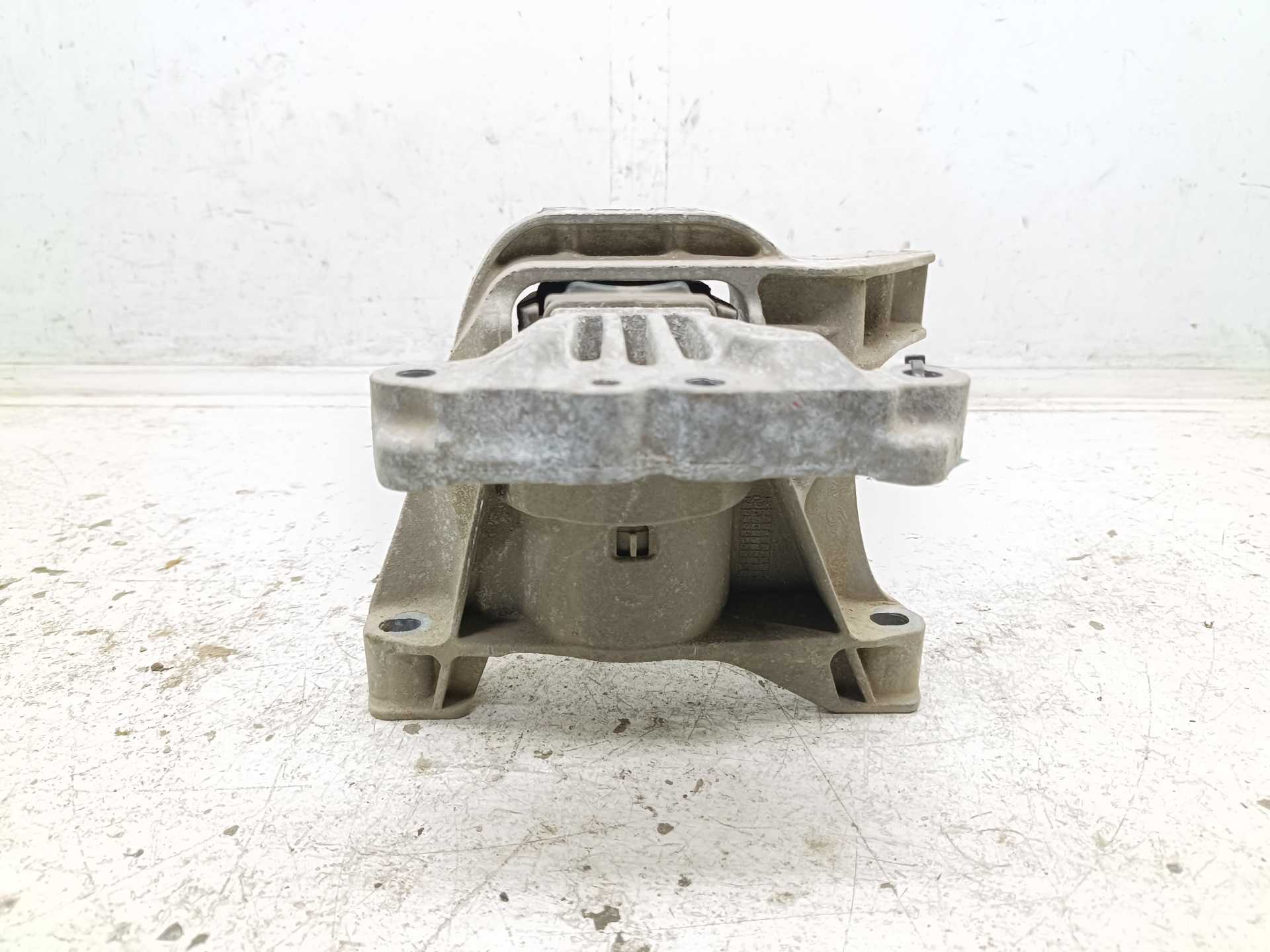 Recambio de soporte motor derecho para opel vivaro furgón l express referencia OEM IAM 4A103720  