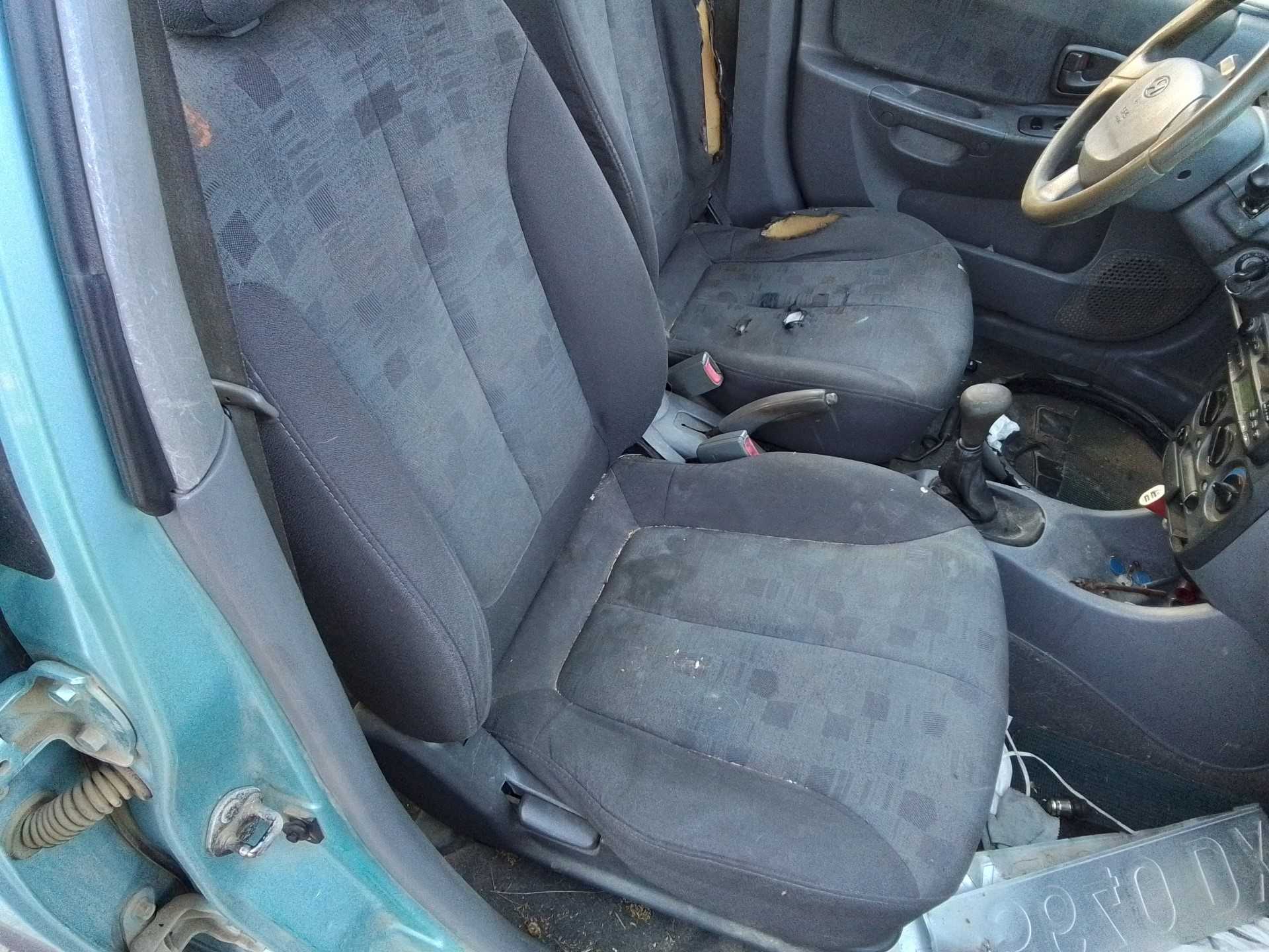 Recambio de asiento delantero derecho para hyundai accent (mc) referencia OEM IAM   