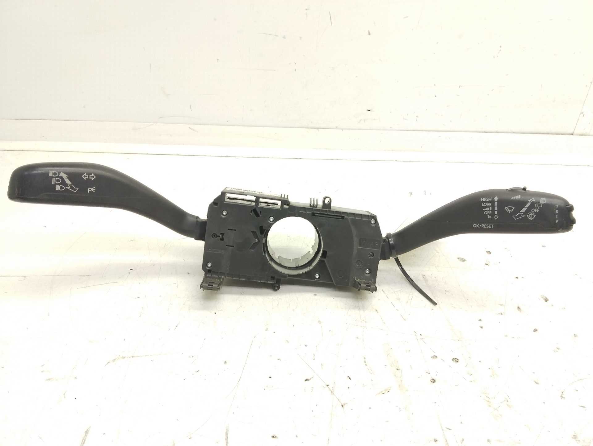 Recambio de mando intermitentes para volkswagen polo (6r1) 1.6 tdi referencia OEM IAM 6Q0953503EE 9050144 