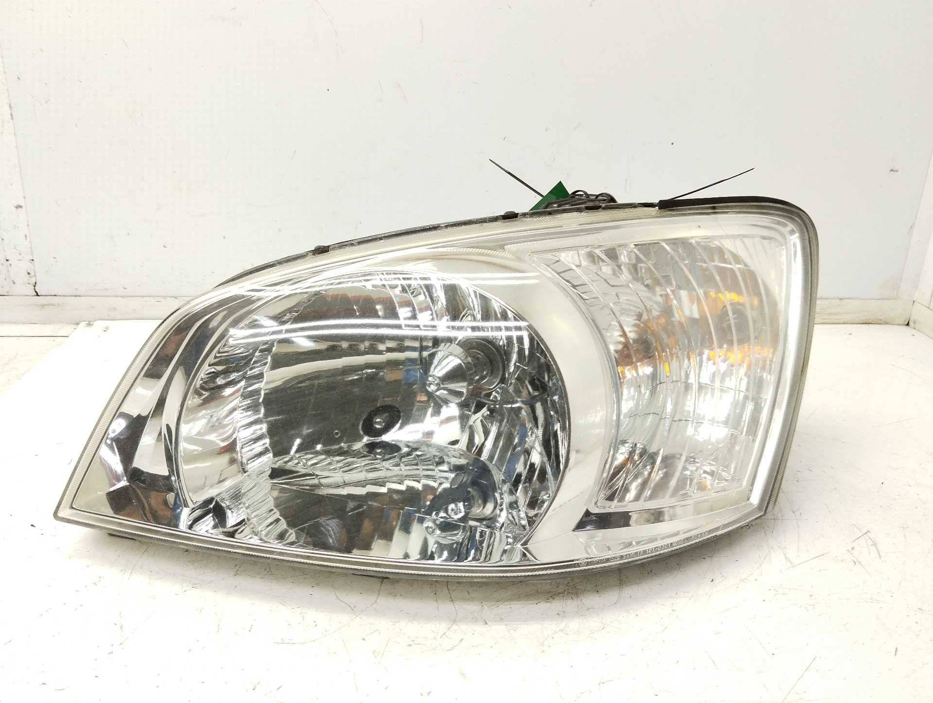Recambio de faro izquierdo para hyundai getz (tb) 1.1 básico referencia OEM IAM 921011CXXX  