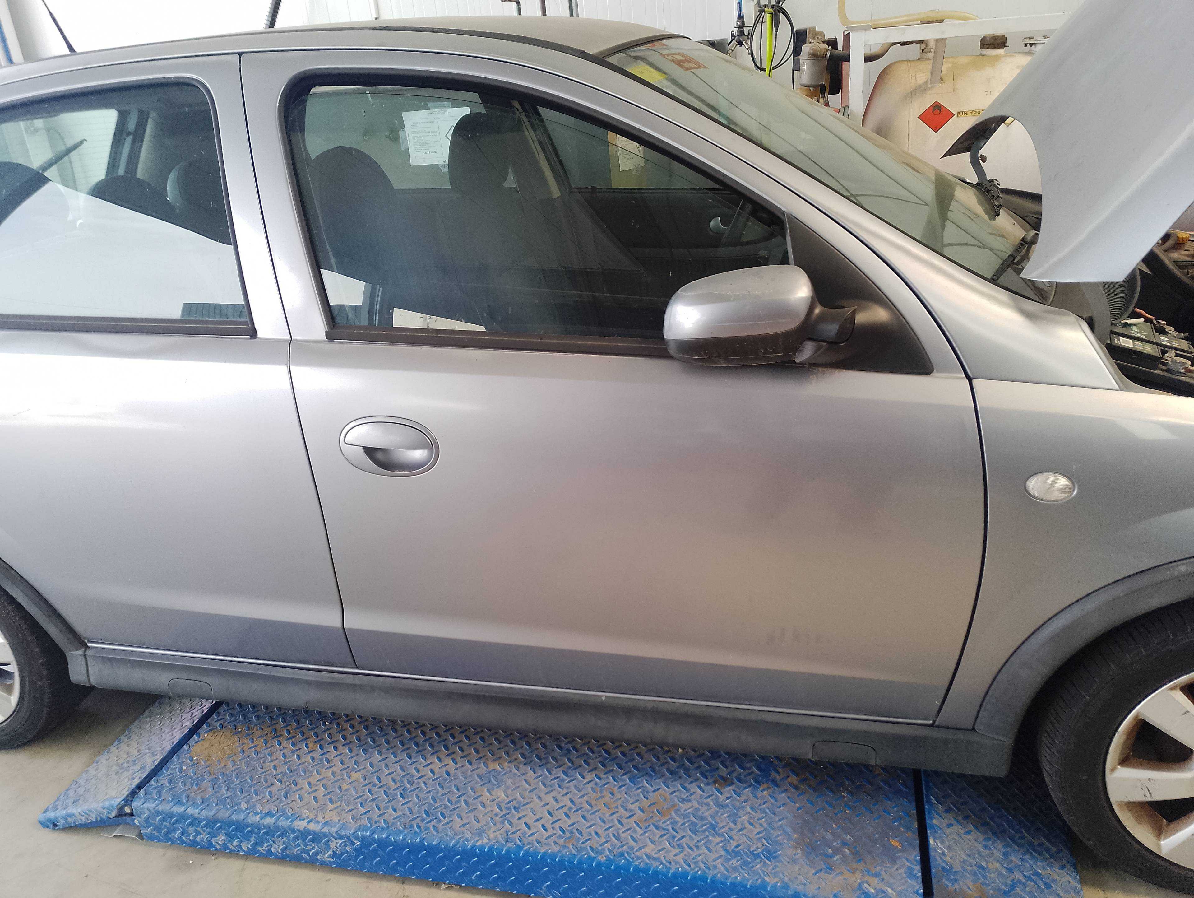 Recambio de puerta delantera derecha para opel corsa c blue line referencia OEM IAM   