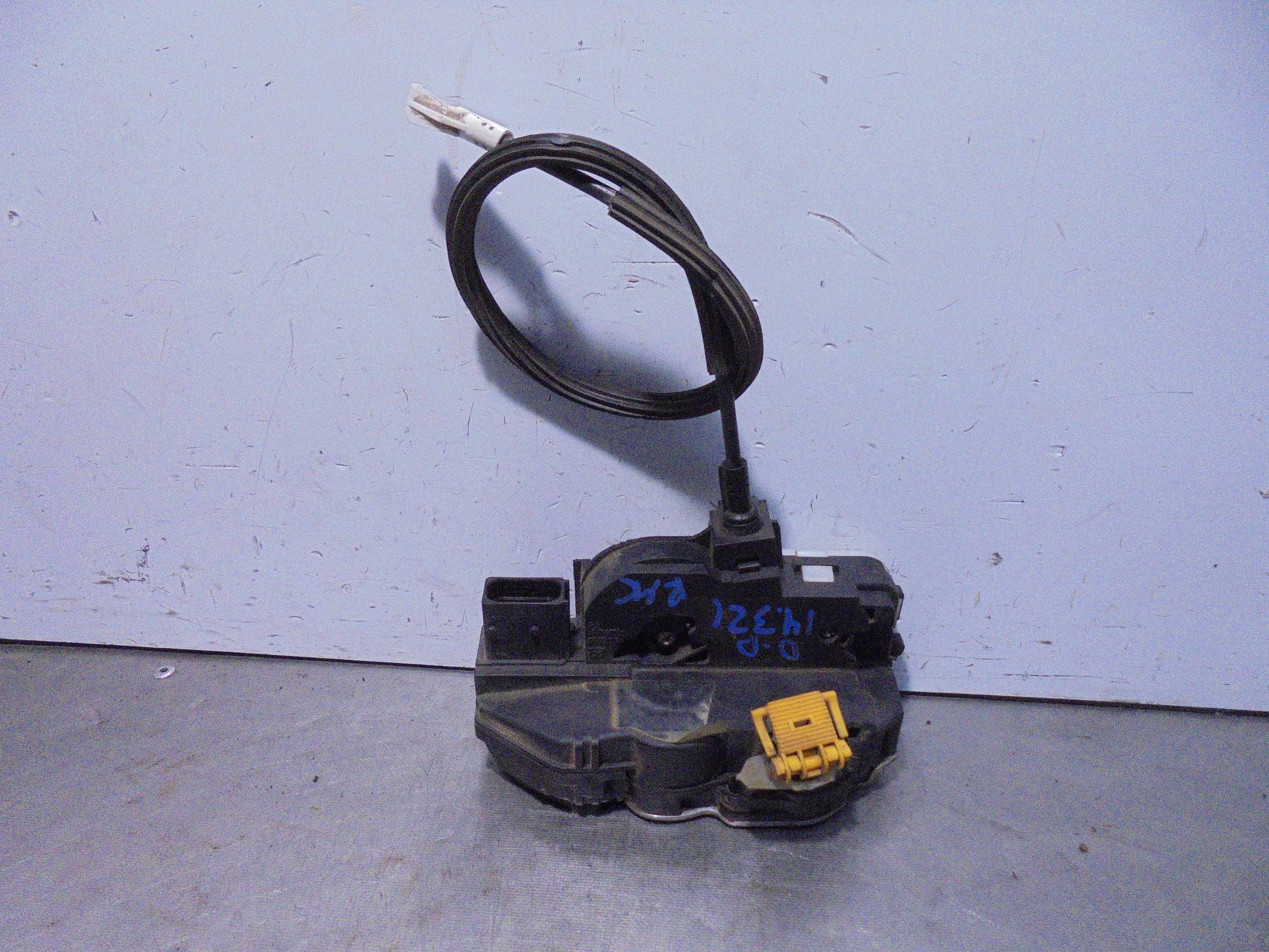 Recambio de cerradura puerta delantera derecha para opel insignia berlina expression referencia OEM IAM 3023880 ELECTRICA 5 PUER