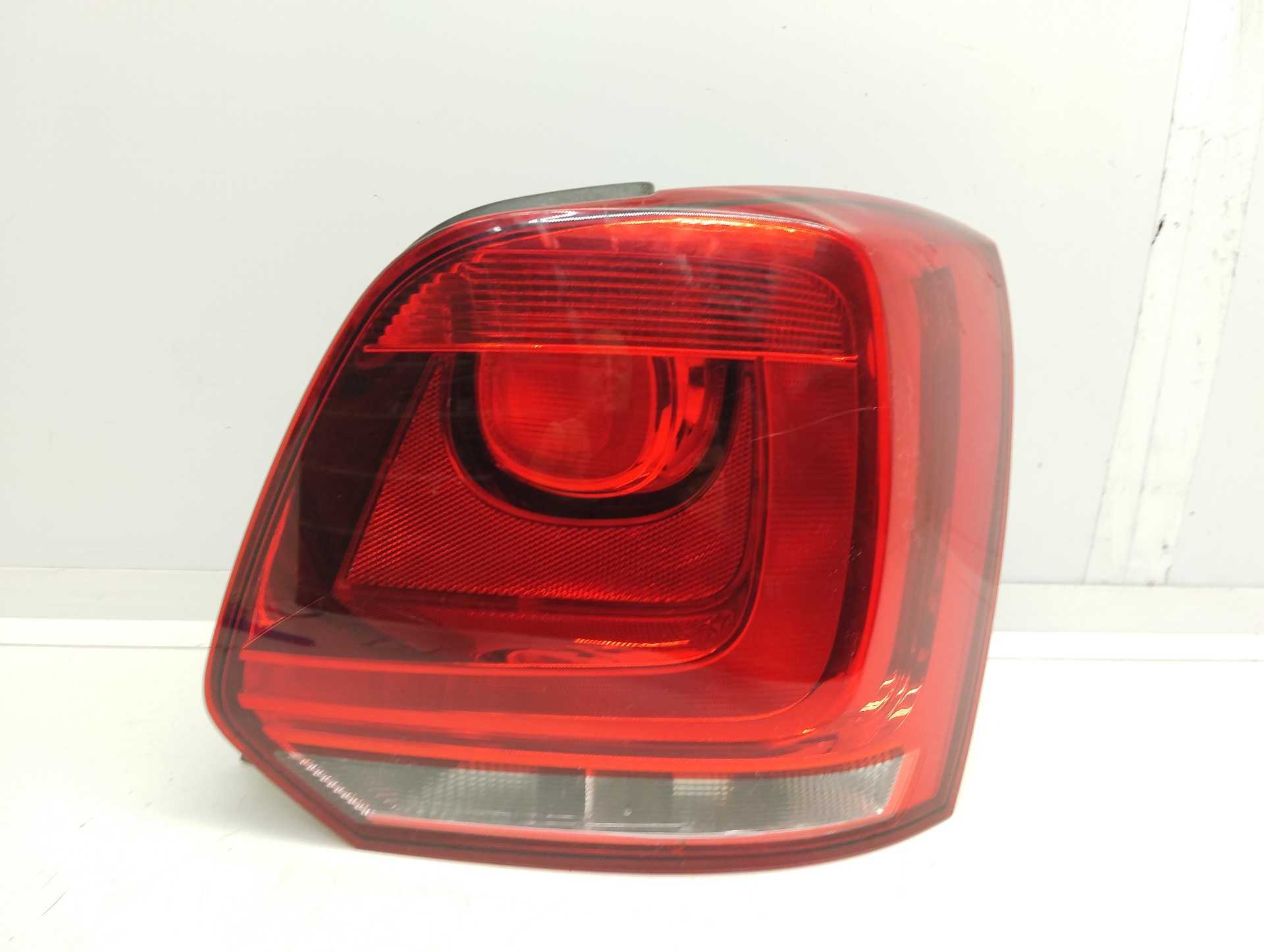 Recambio de piloto trasero derecho para volkswagen polo (6r1) 1.6 tdi referencia OEM IAM 6R0945096  