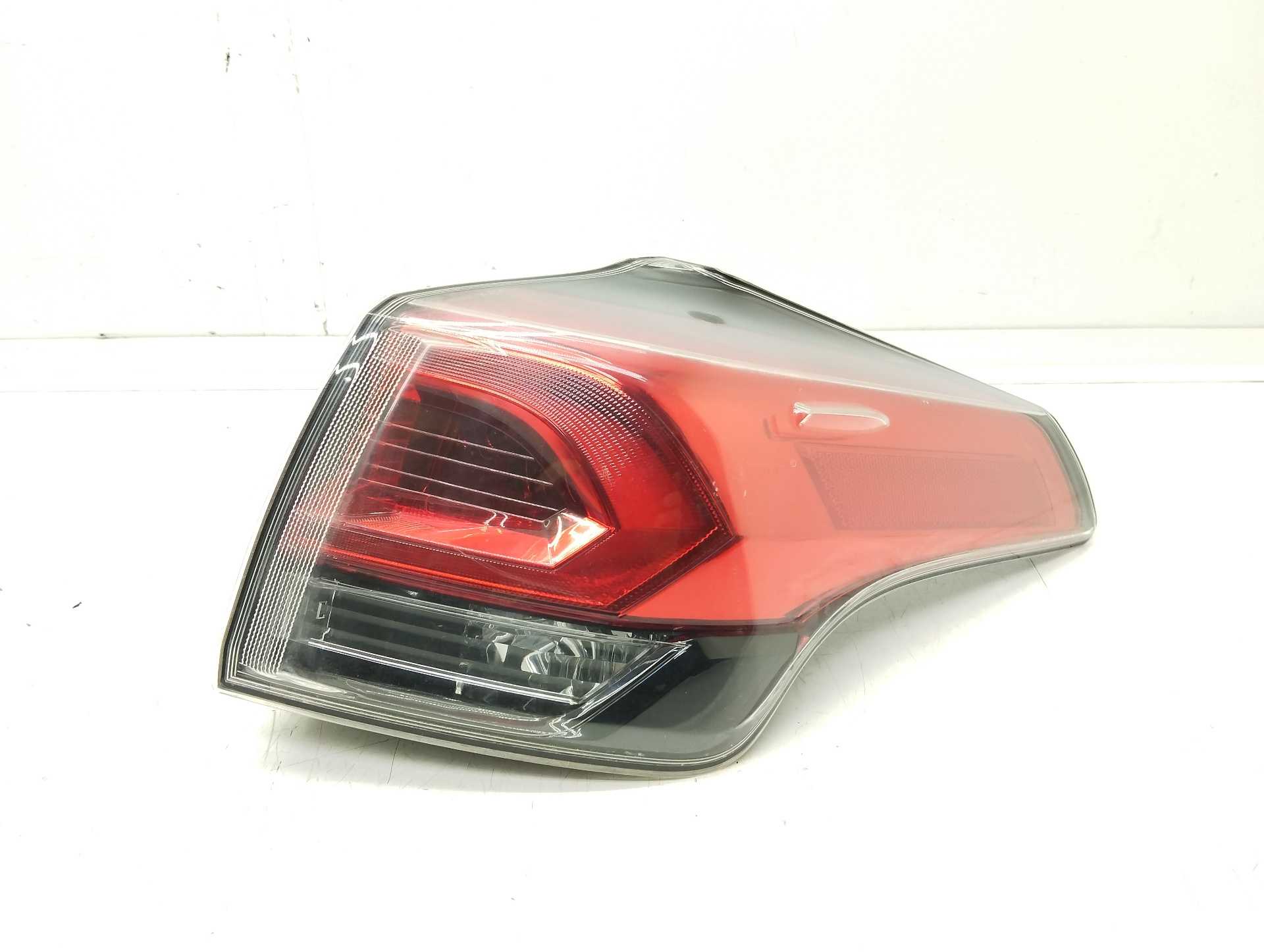 Recambio de piloto trasero derecho para toyota rav 4 advance referencia OEM IAM 8155042200  