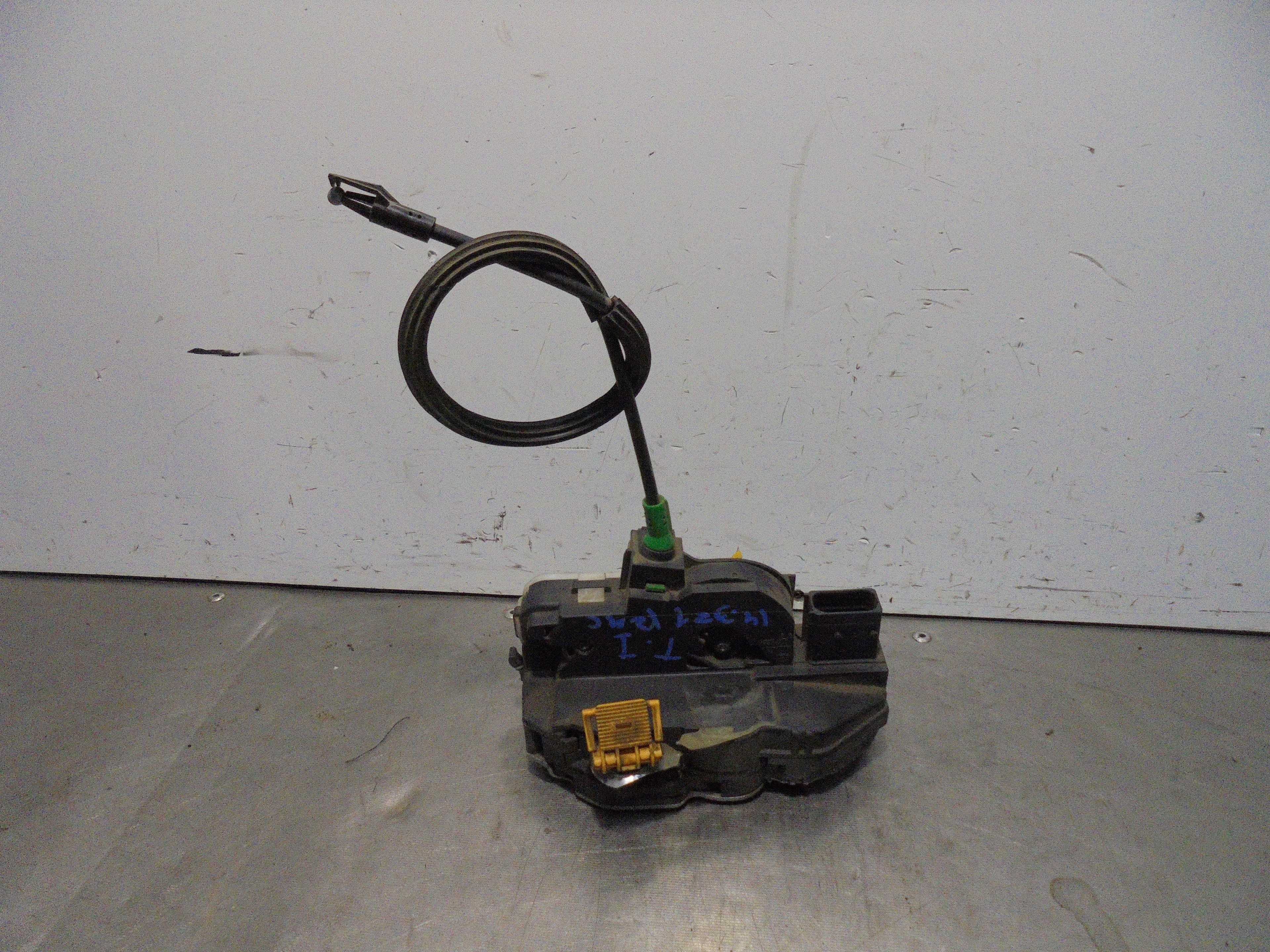 Recambio de cerradura puerta trasera izquierda para opel insignia berlina expression referencia OEM IAM 3023881 ELECTRICA 5 PUER