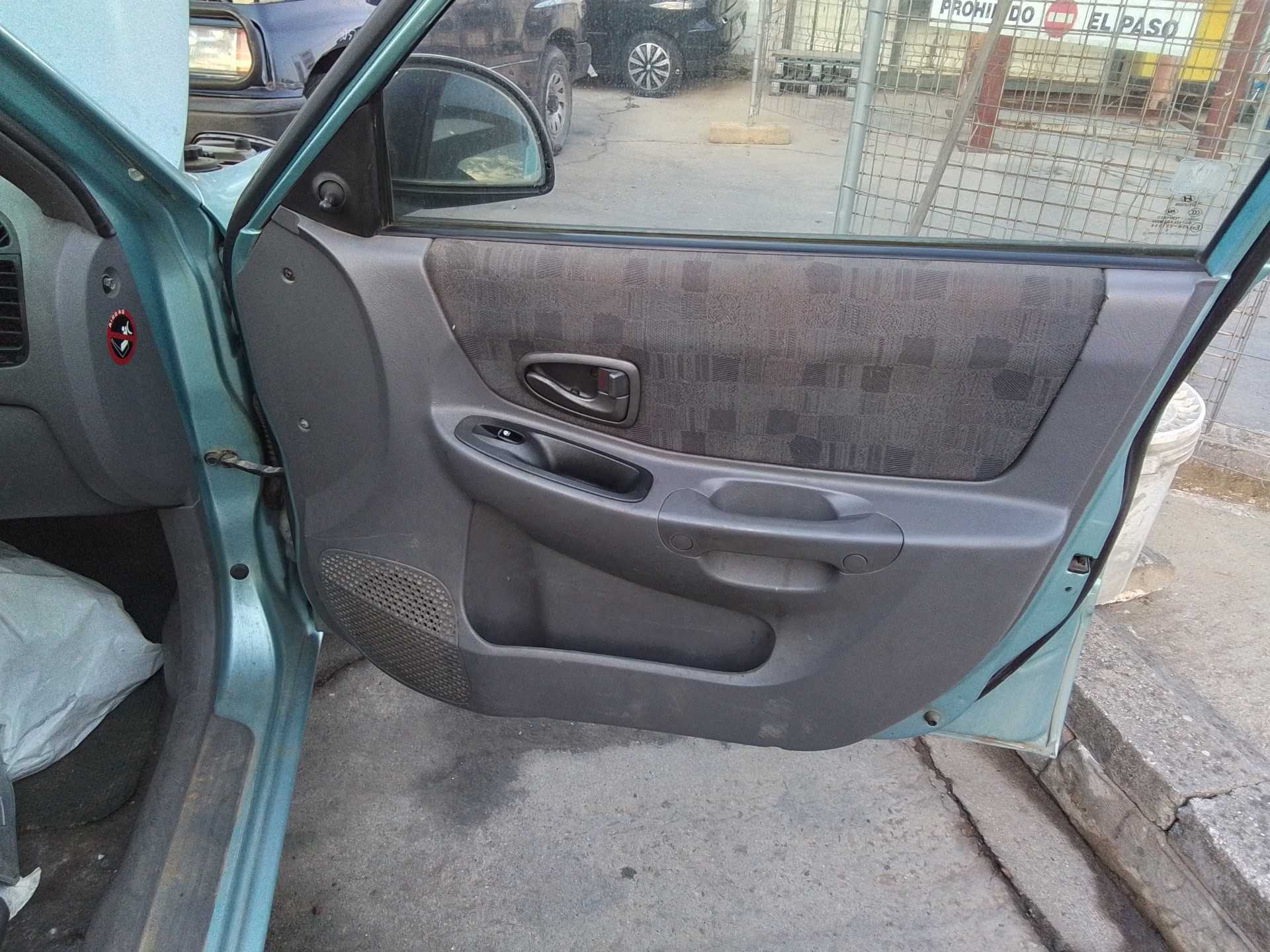 Recambio de guarnecido puerta delantera derecha para hyundai accent (mc) referencia OEM IAM   