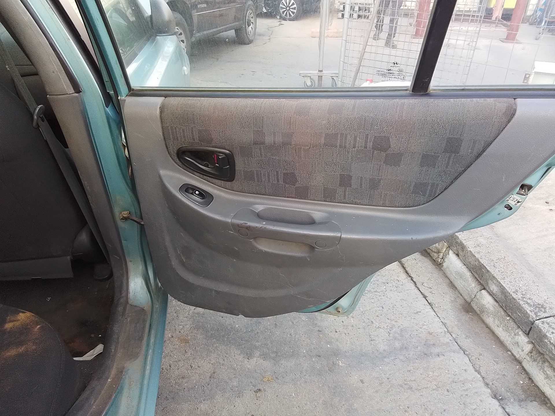Recambio de guarnecido puerta trasera derecha para hyundai accent (mc) referencia OEM IAM   