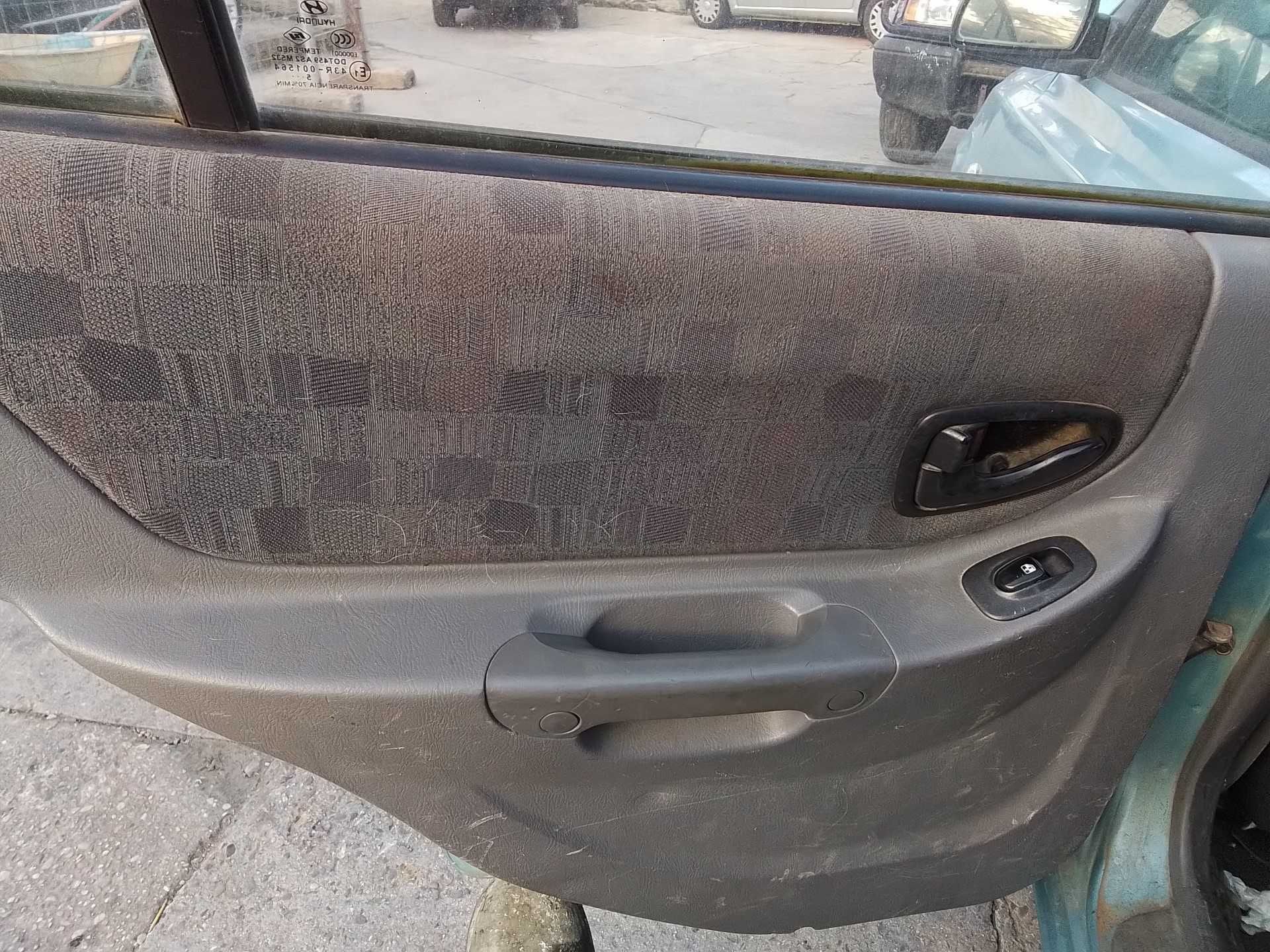 Recambio de guarnecido puerta trasera izquierda para hyundai accent (mc) referencia OEM IAM   