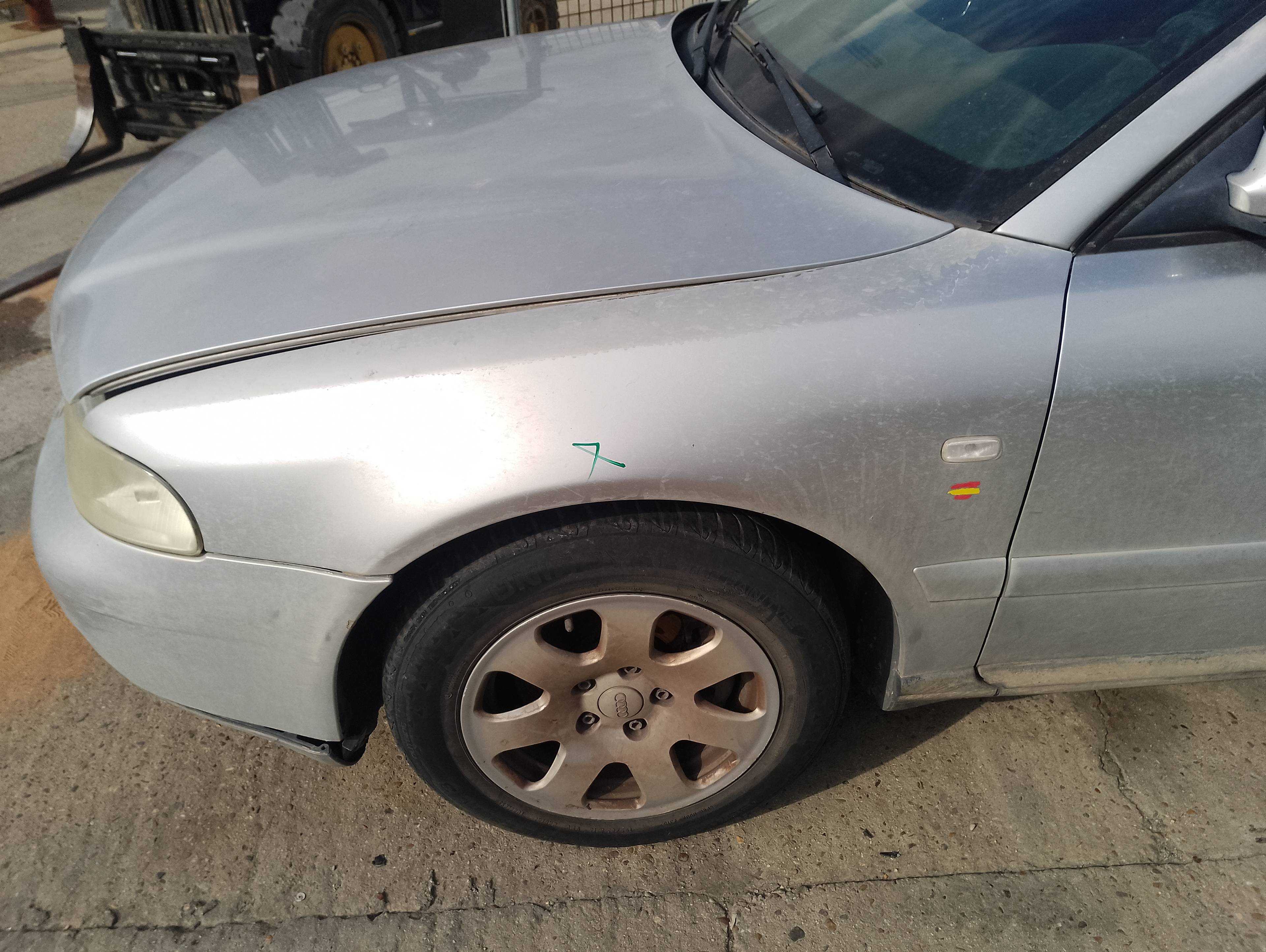 Recambio de aleta delantera izquierda para audi a4 berlina (b5) 1.9 tdi referencia OEM IAM   