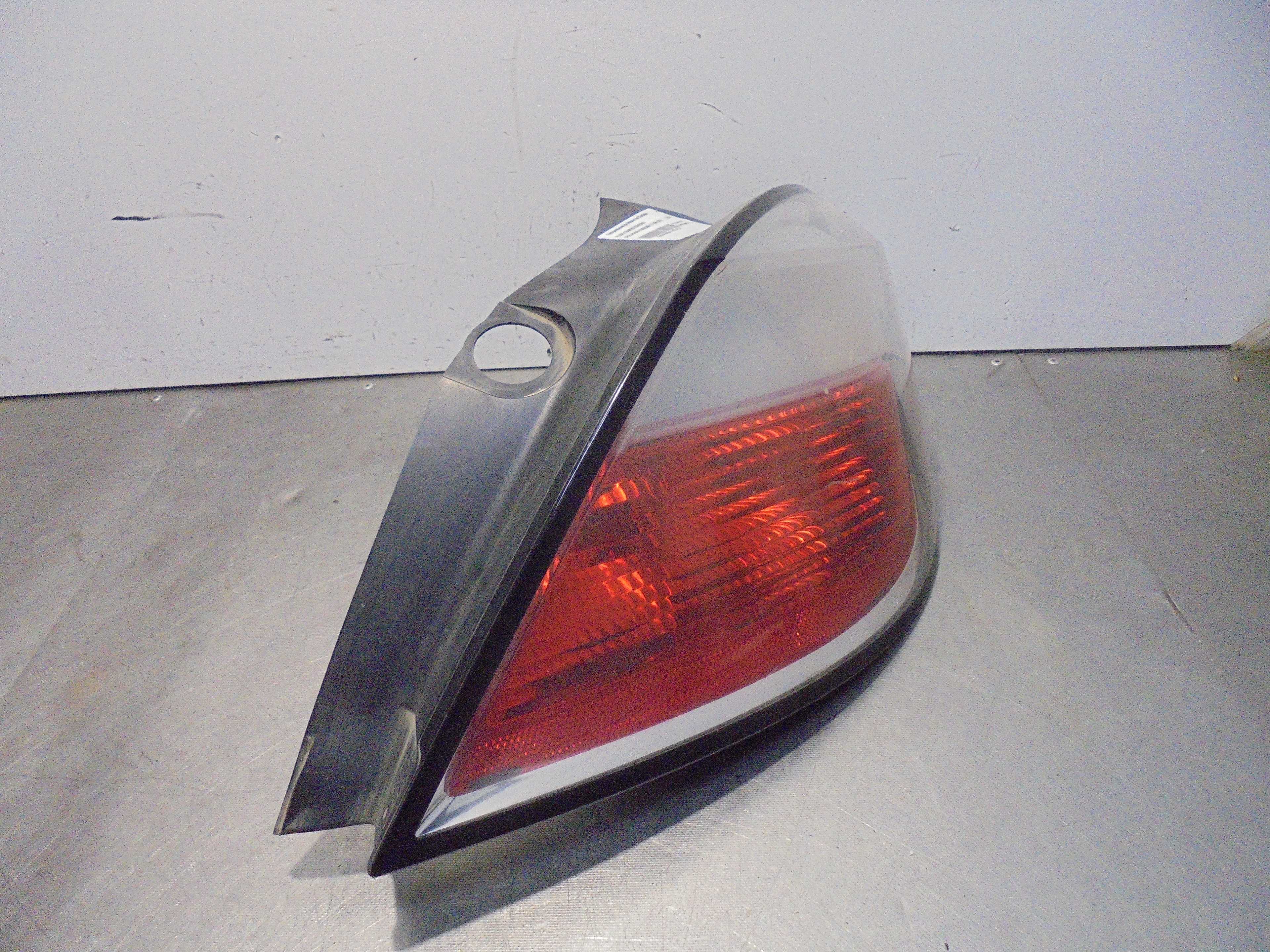 Recambio de piloto trasero derecho para opel astra h berlina 1.7 16v cdti referencia OEM IAM 24451837 00865302 