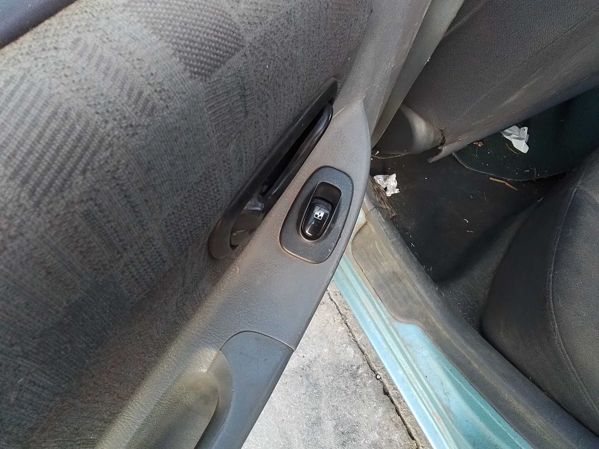 Recambio de mando elevalunas trasero izquierdo para hyundai accent (mc) referencia OEM IAM   