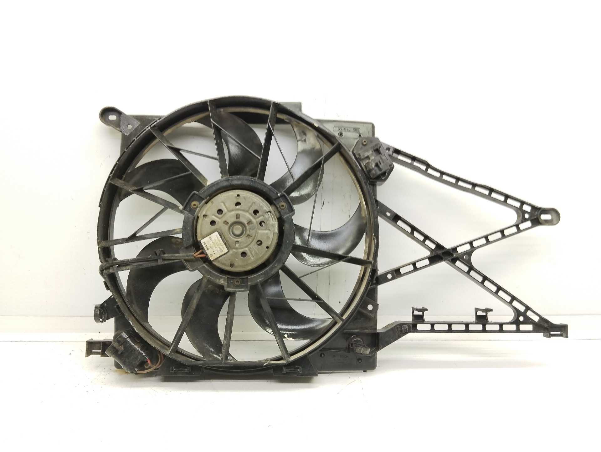 Recambio de electroventilador para opel astra g berlina club referencia OEM IAM 90572755 0130303836 BOSCH