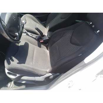 ASIENTO DELANTERO IZQUIERDO 