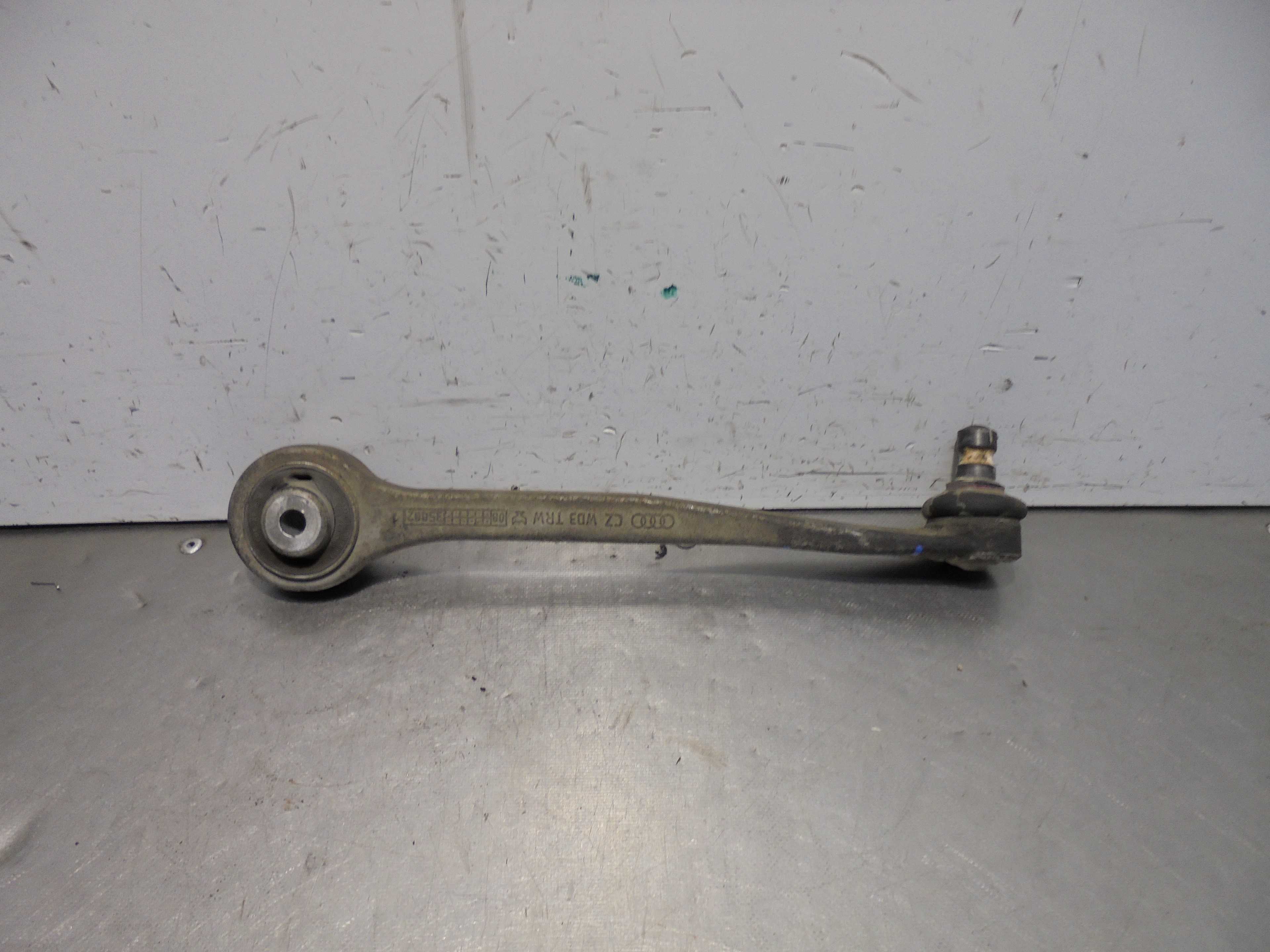 Recambio de brazo suspension superior delantero derecho para audi a4 avant (8k5) (2008) básico referencia OEM IAM  TRW 