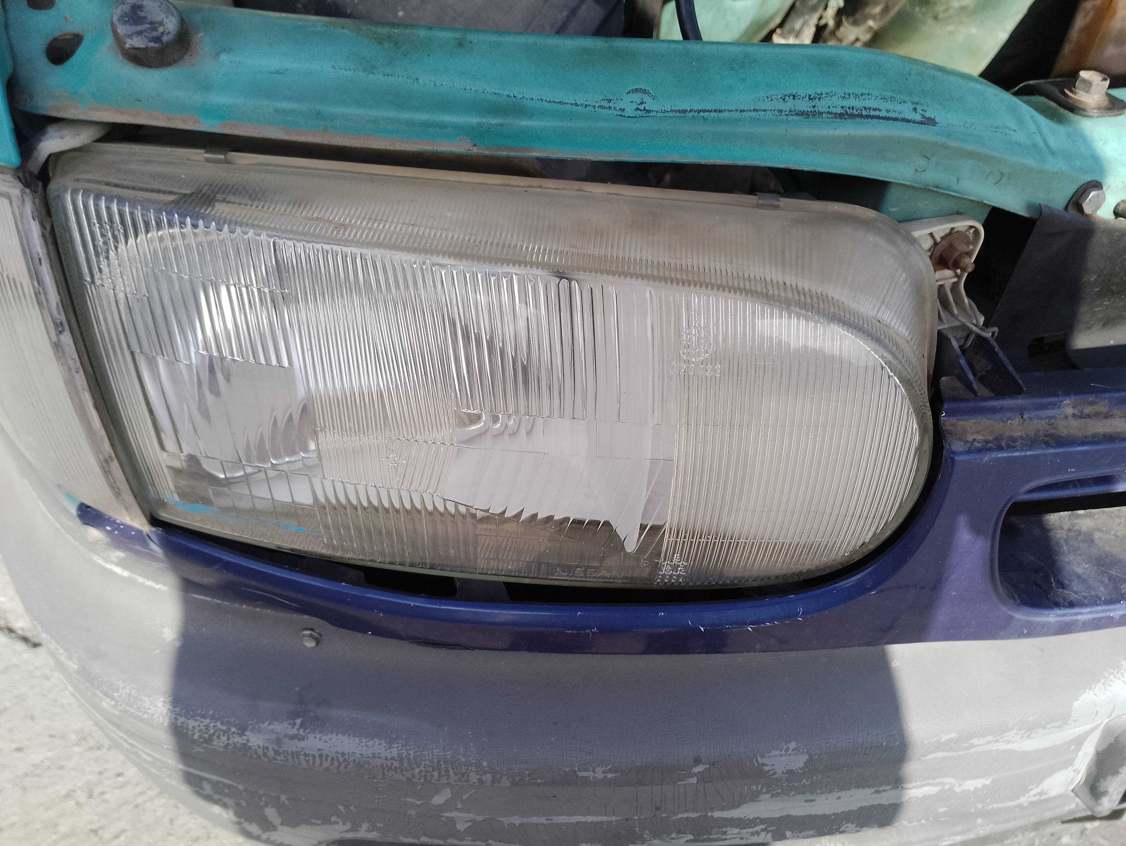 Recambio de faro derecho para nissan vanette cargo (hc23) familiar (5 asientos) referencia OEM IAM   