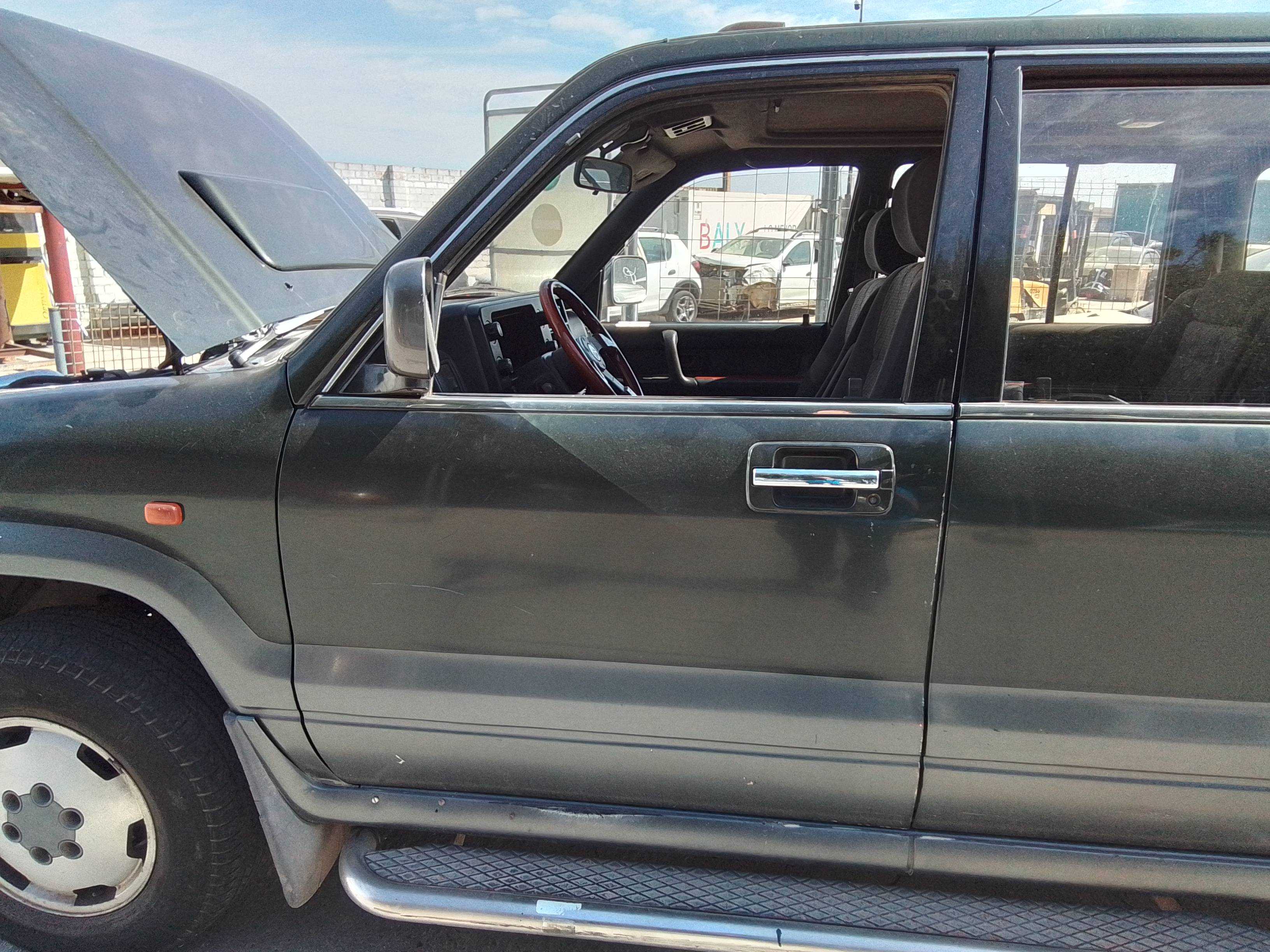 Recambio de puerta delantera izquierda para opel monterey básico referencia OEM IAM   