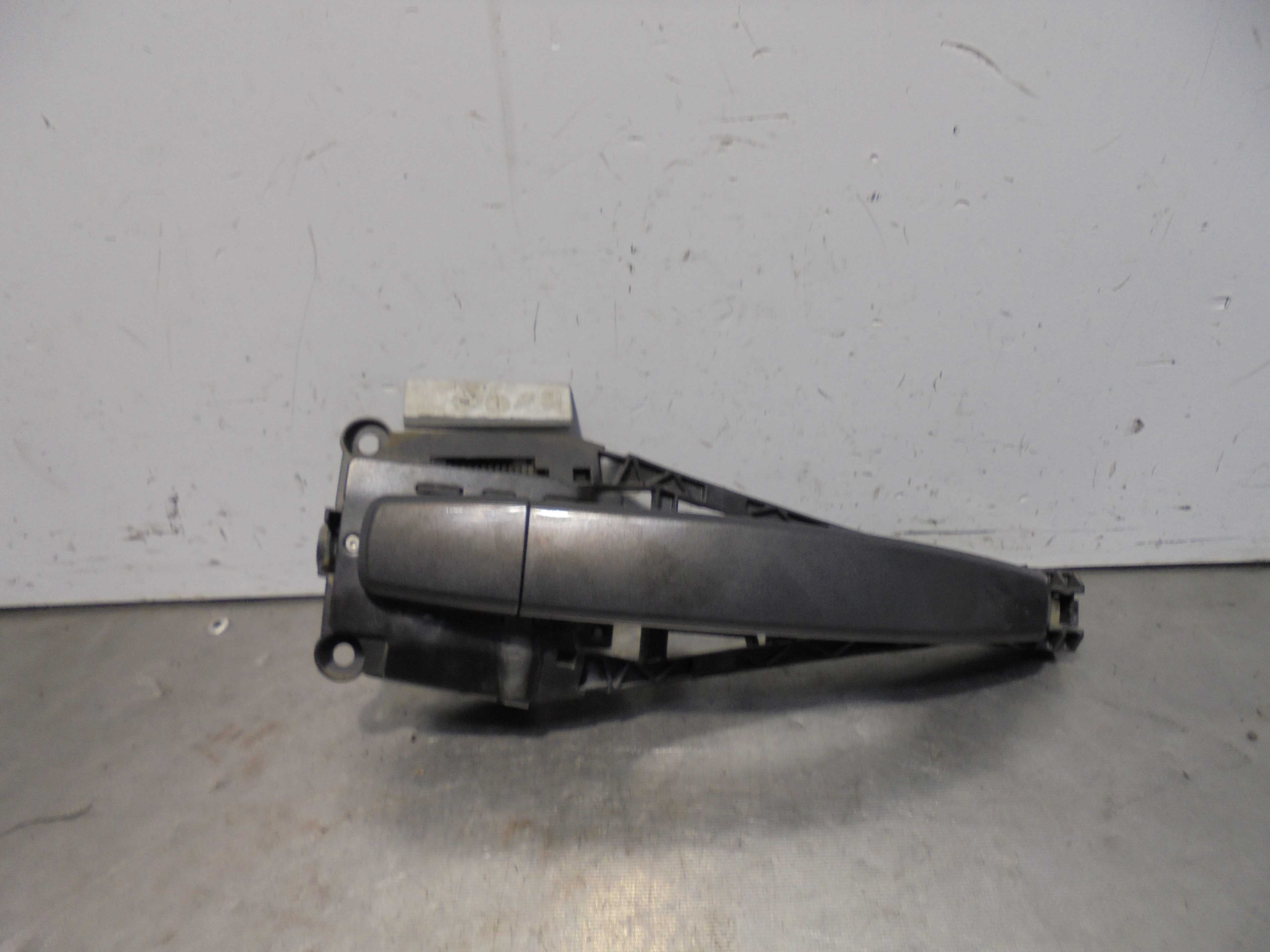 Recambio de maneta exterior delantera derecha para opel insignia berlina expression referencia OEM IAM 14096401RH  