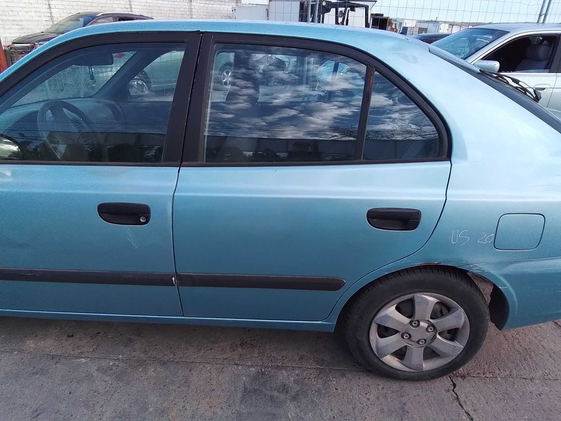 Recambio de puerta trasera izquierda para hyundai accent (mc) referencia OEM IAM   