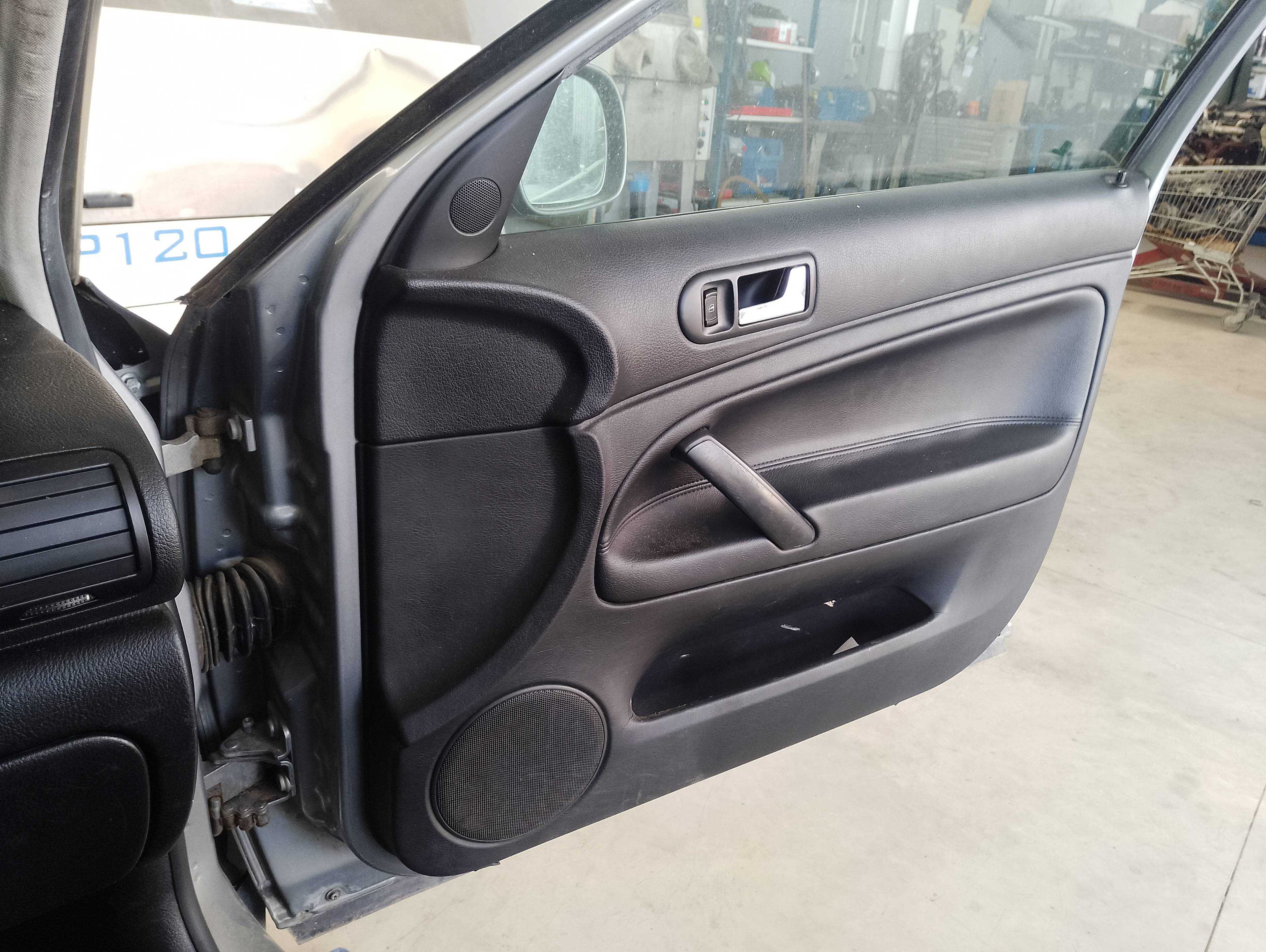 Recambio de guarnecido puerta delantera derecha para volkswagen passat b5.5 (3b3) 1.9 tdi referencia OEM IAM   