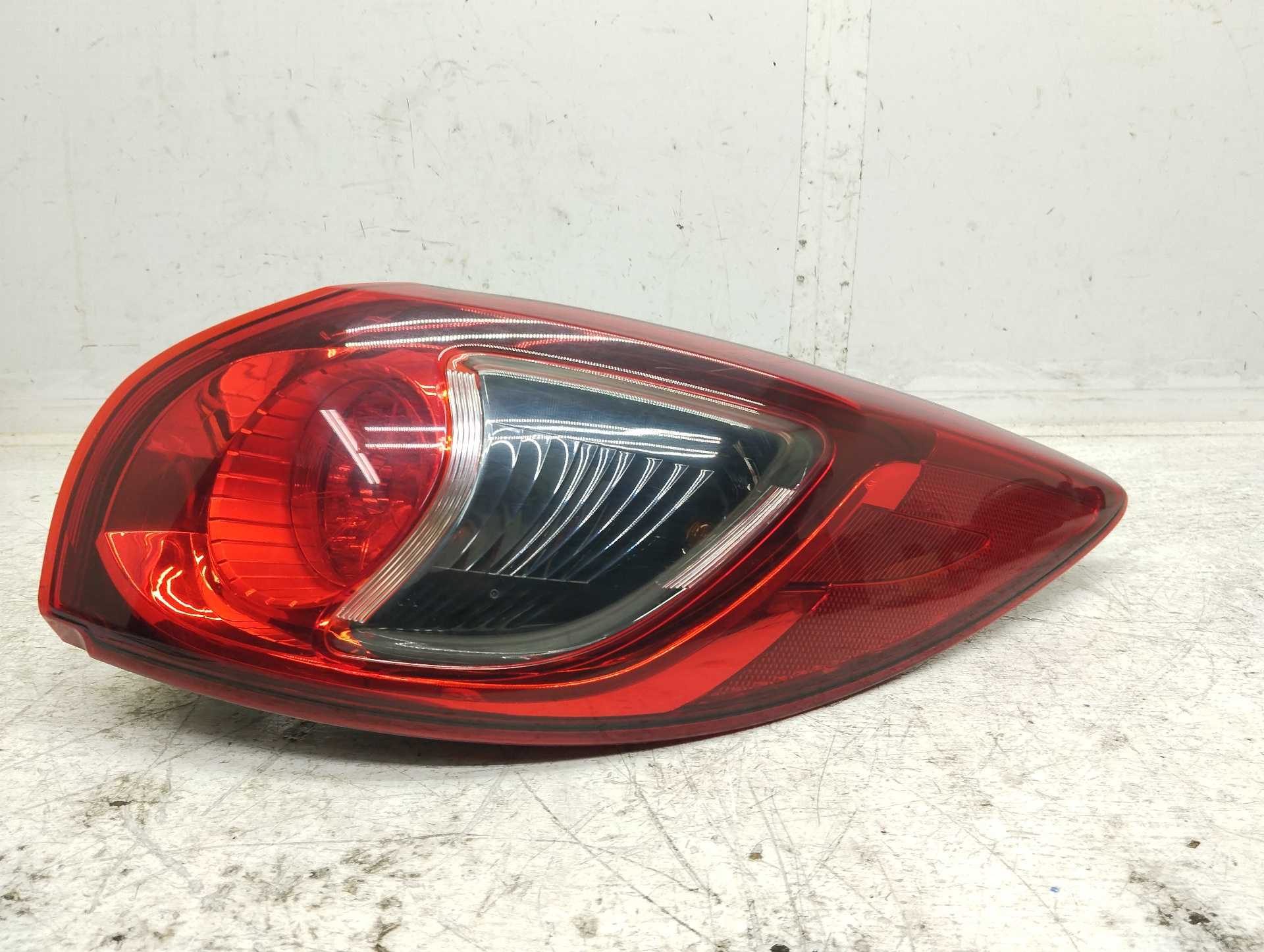 Recambio de piloto trasero derecho para mazda cx-5 center-line 2wd referencia OEM IAM A051671  
