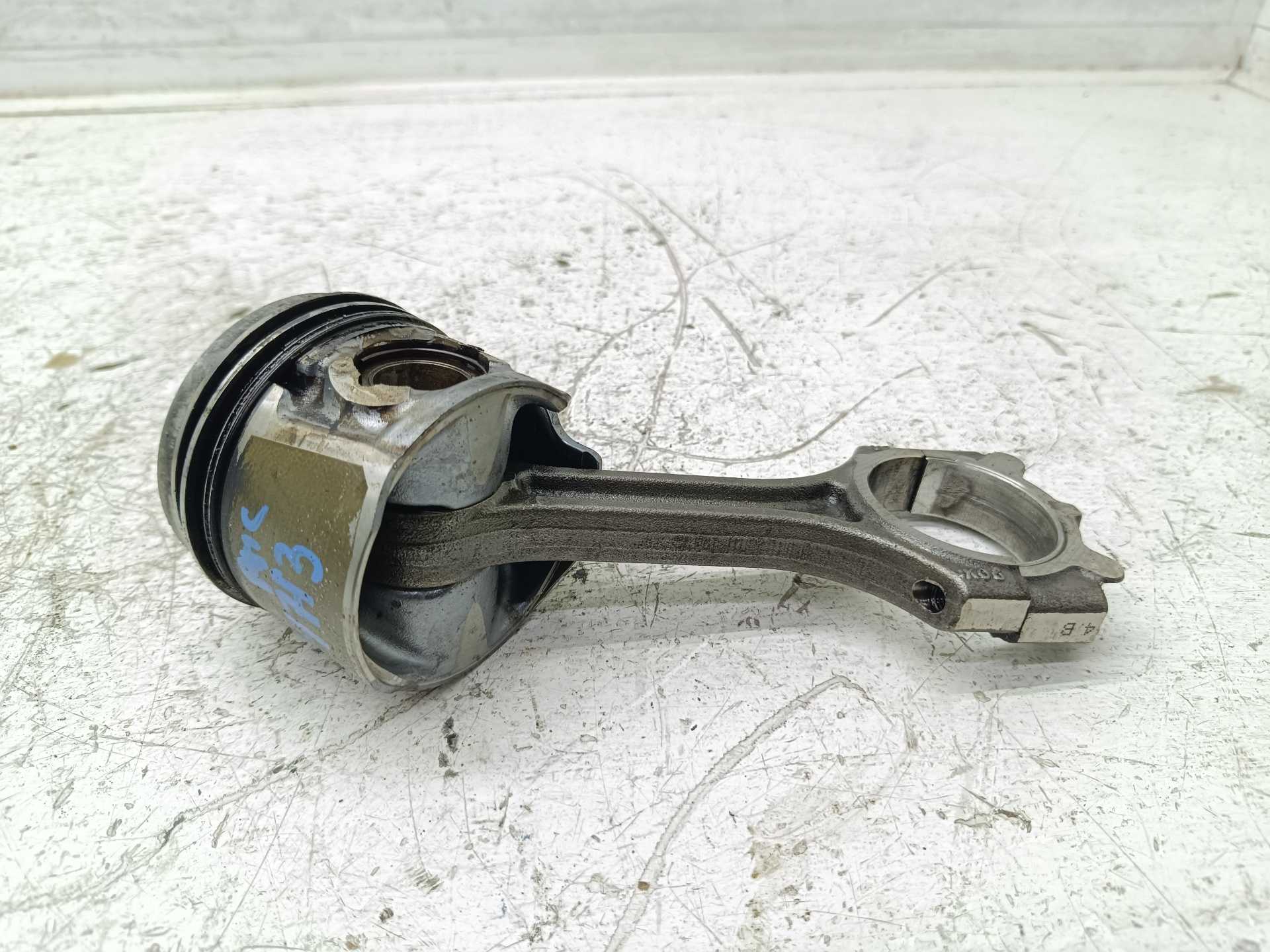 Recambio de piston para kia sportage business 2wd referencia OEM IAM D4FD  
