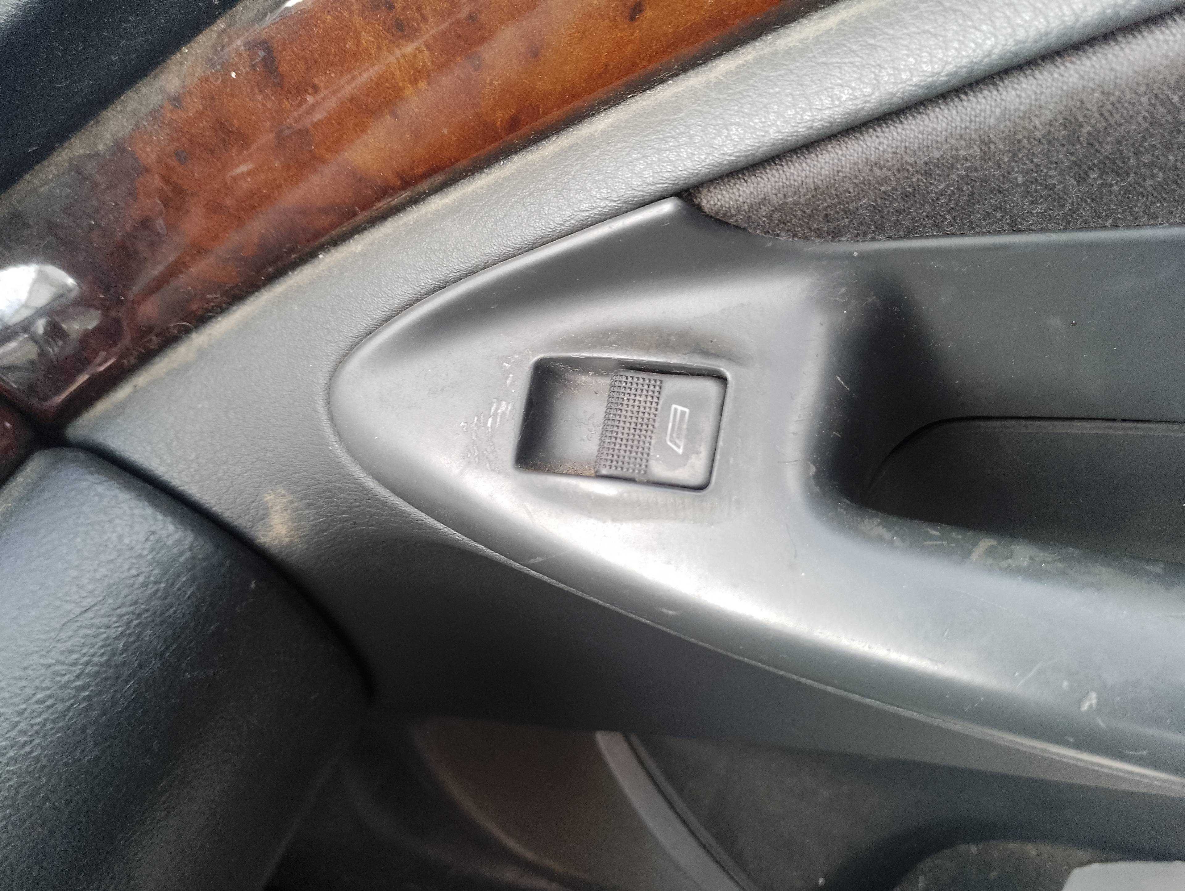Recambio de mando elevalunas delantero derecho para audi a4 berlina (b5) 1.9 tdi referencia OEM IAM   