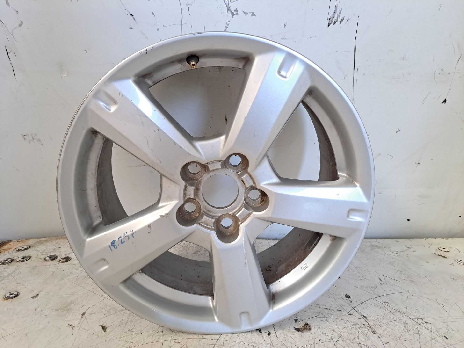 Recambio de llanta para toyota rav 4 (a3) executive referencia OEM IAM r17  
