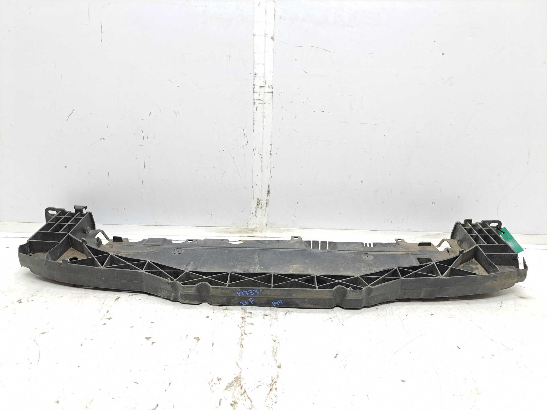 Recambio de travesaño inferior para peugeot 207 confort referencia OEM IAM 9649583180  
