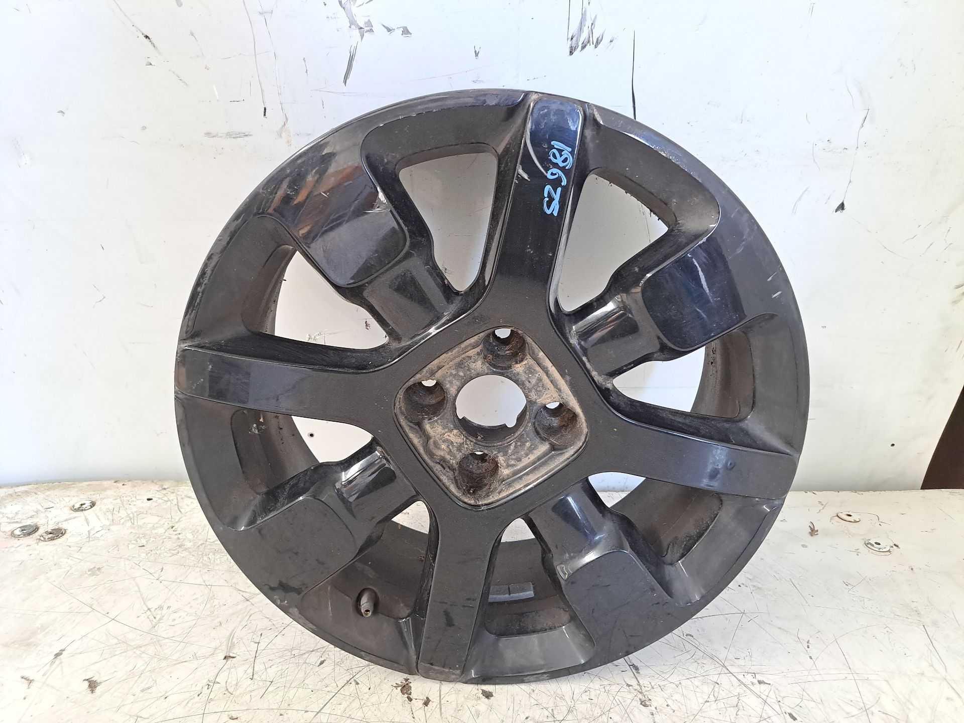 Recambio de llanta para citroën c4 cactus feel referencia OEM IAM r17 9800494077 
