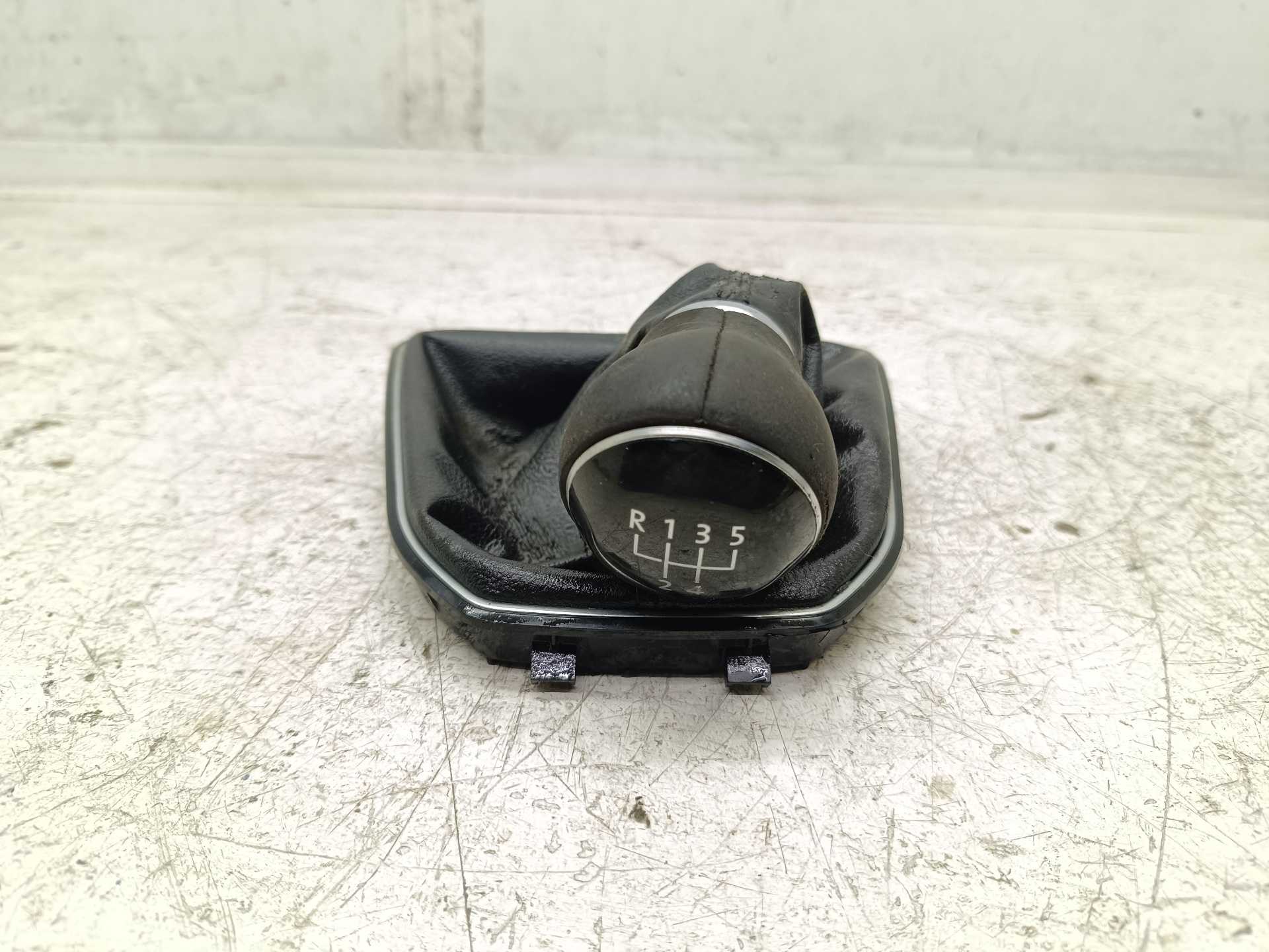 Recambio de pomo palanca cambio para volkswagen caddy furgón/kombi 2.0 tdi referencia OEM IAM 2K0711113R  