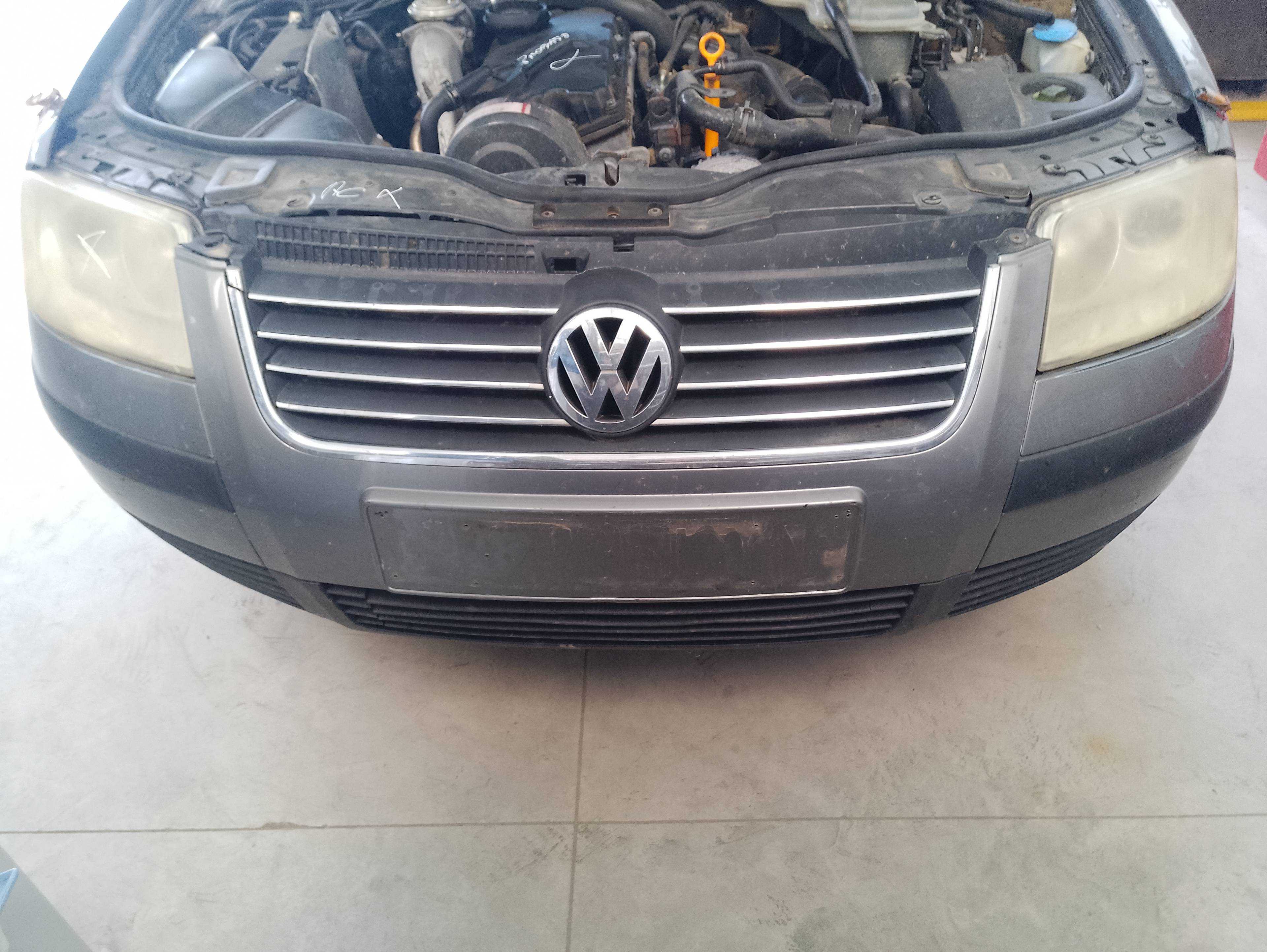 Recambio de paragolpes delantero para volkswagen passat b5.5 (3b3) 1.9 tdi referencia OEM IAM   