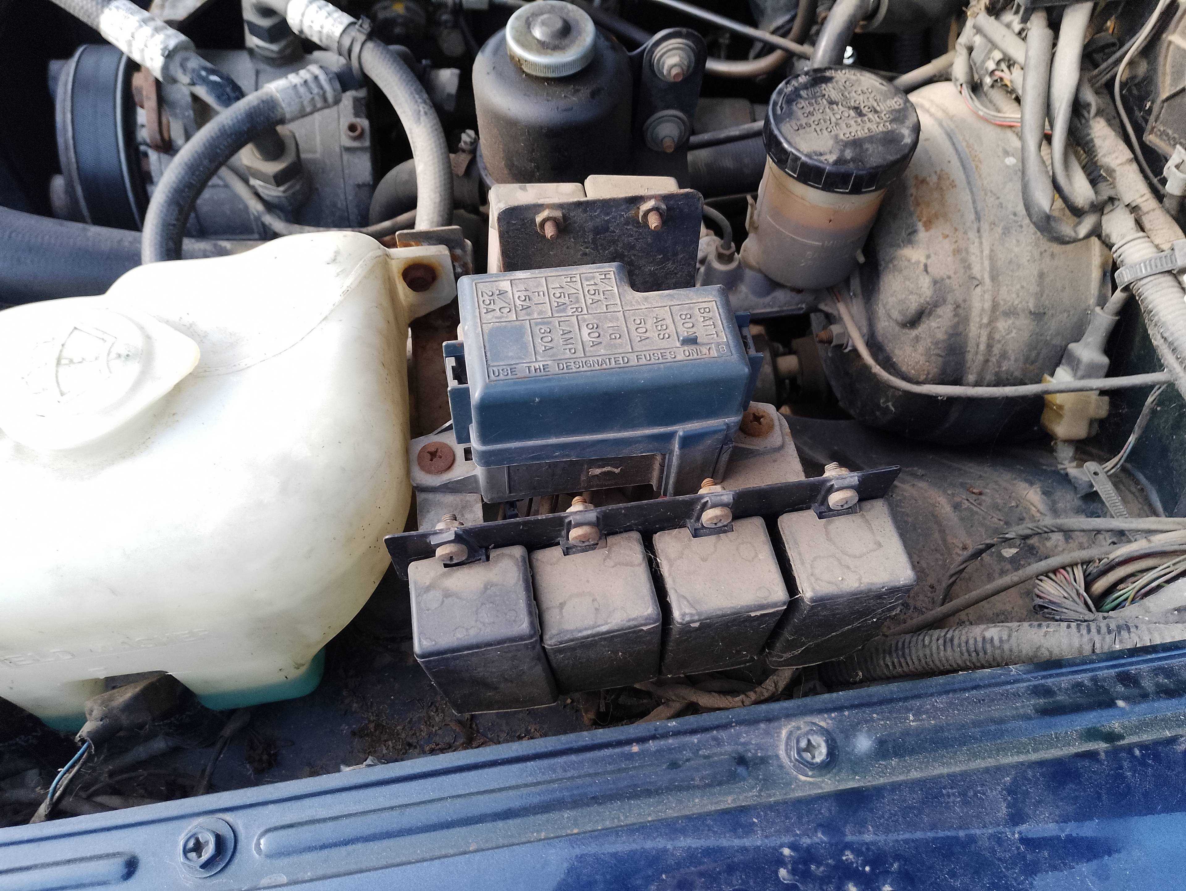 Recambio de caja reles / fusibles para suzuki vitara se/sv (et) 1.9 td hard top lujo referencia OEM IAM   