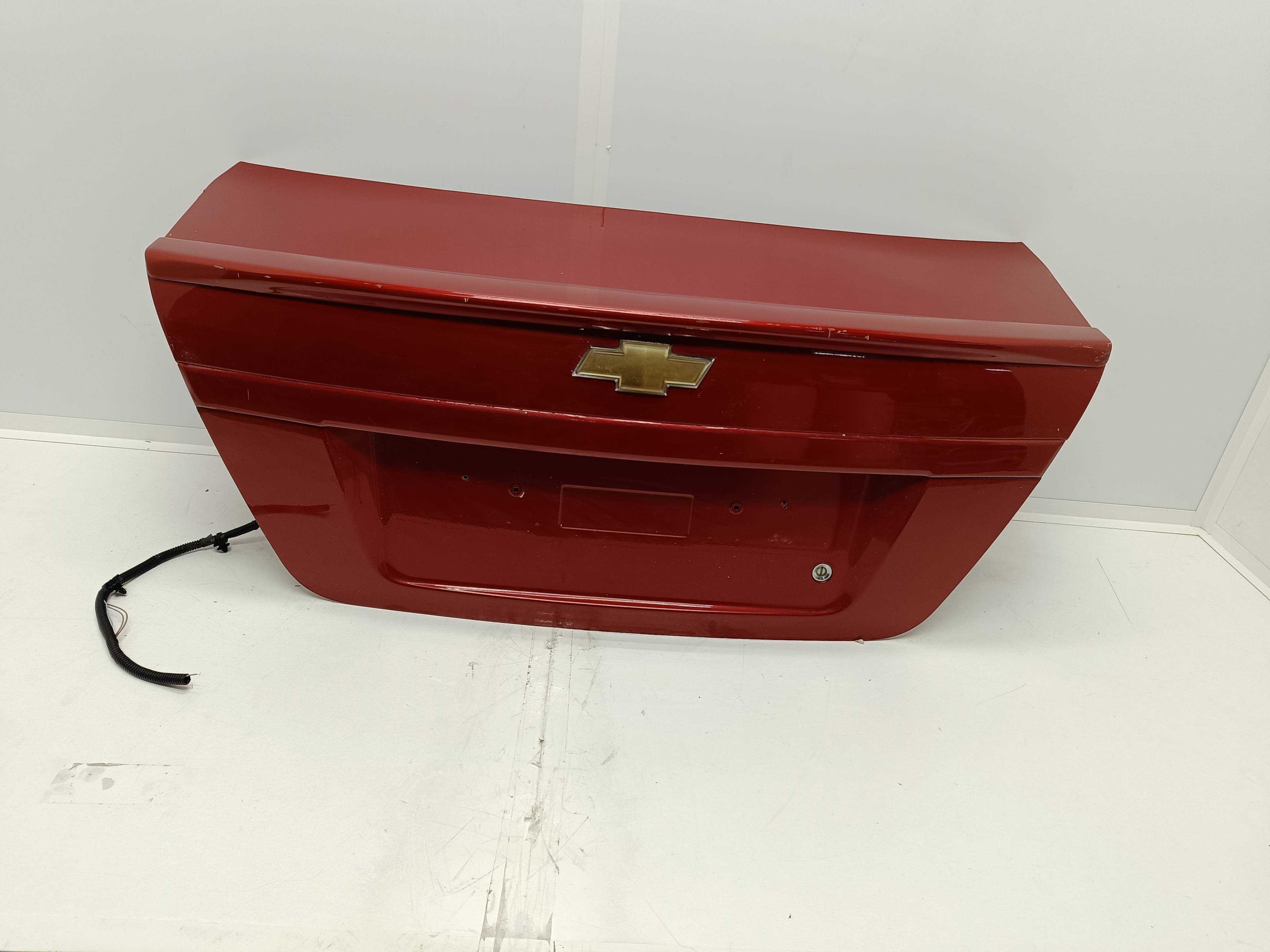 Recambio de tapa maletero para chevrolet aveo ls referencia OEM IAM   